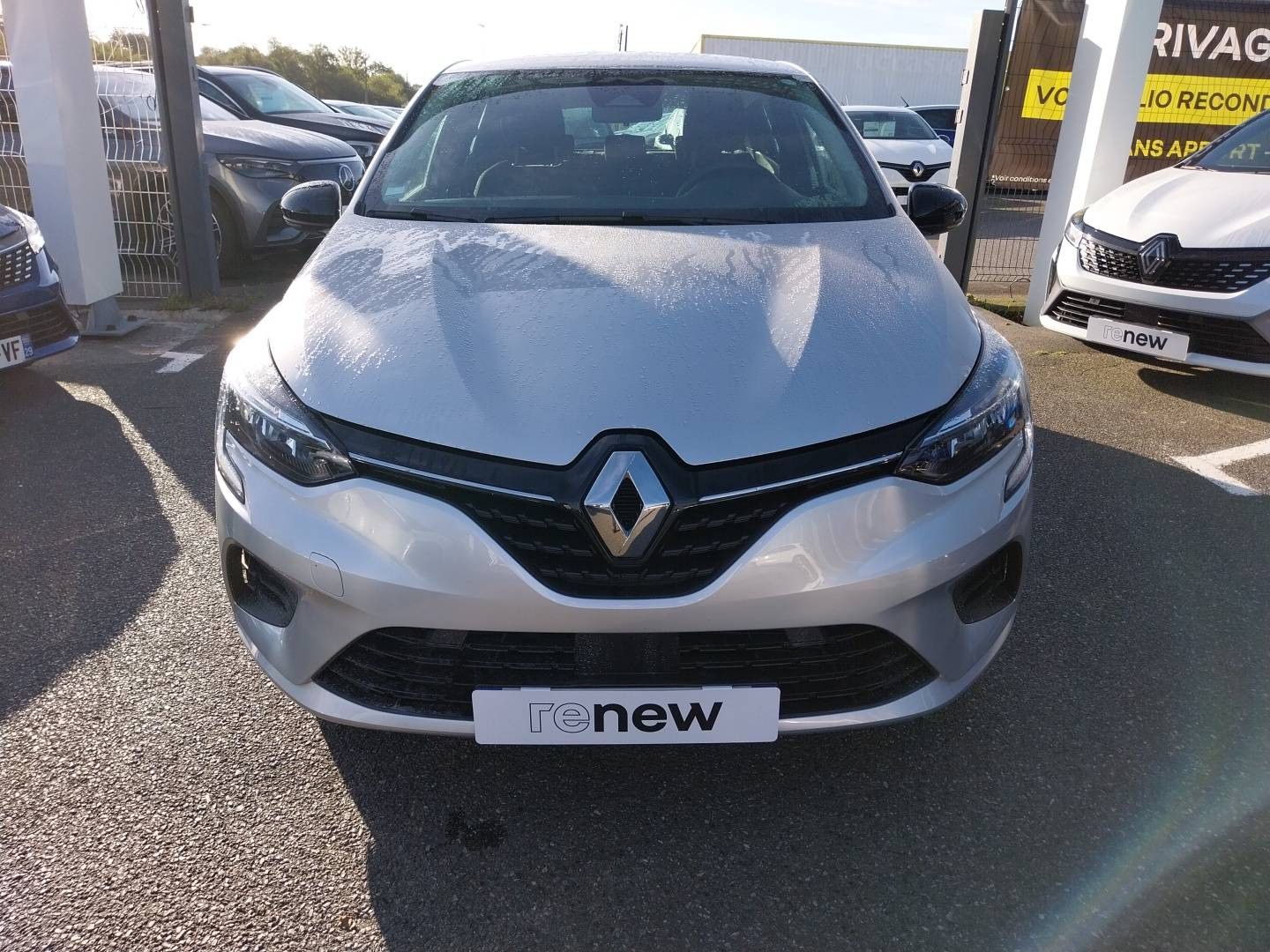 Vente en ligne Renault Clio 5 Clio TCe 90 au prix de 15 990 €