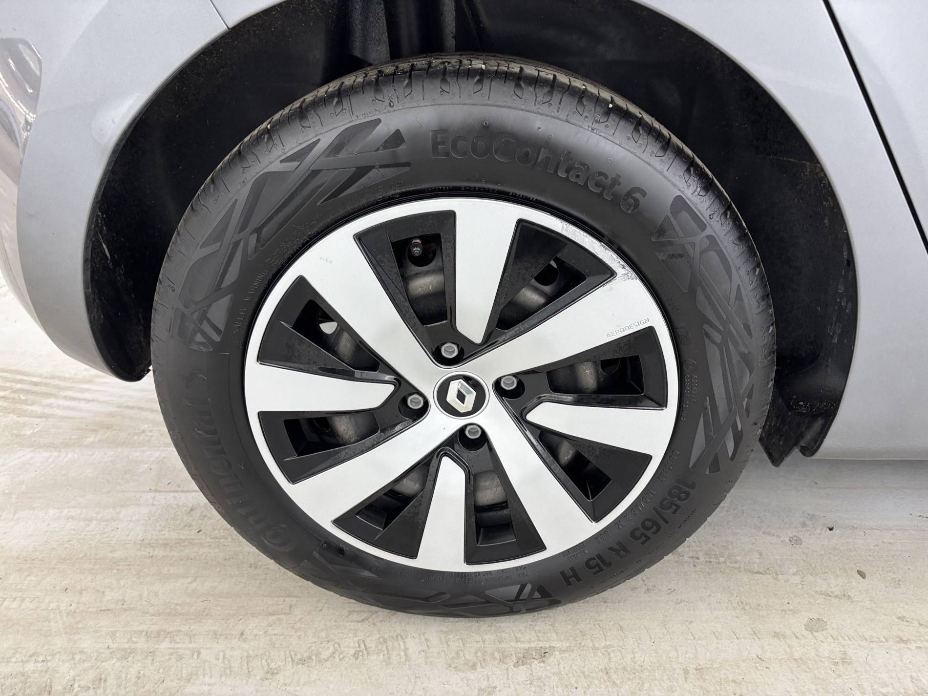 Vente en ligne Renault Clio 5 Clio TCe 90 au prix de 13 790 €