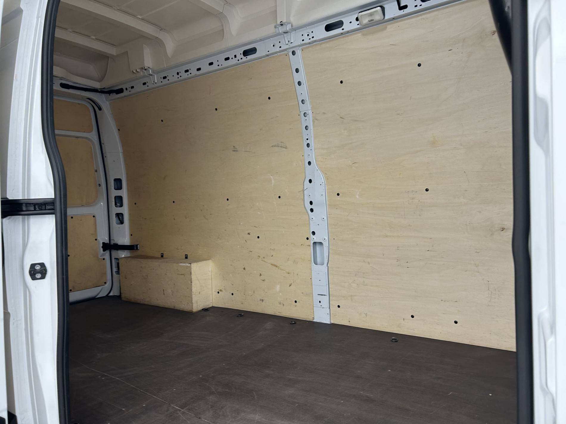 Vente en ligne Renault Master Fourgon MASTER FGN TRAC F3500 L3H3 BLUE DCI 135 au prix de 27 490 €