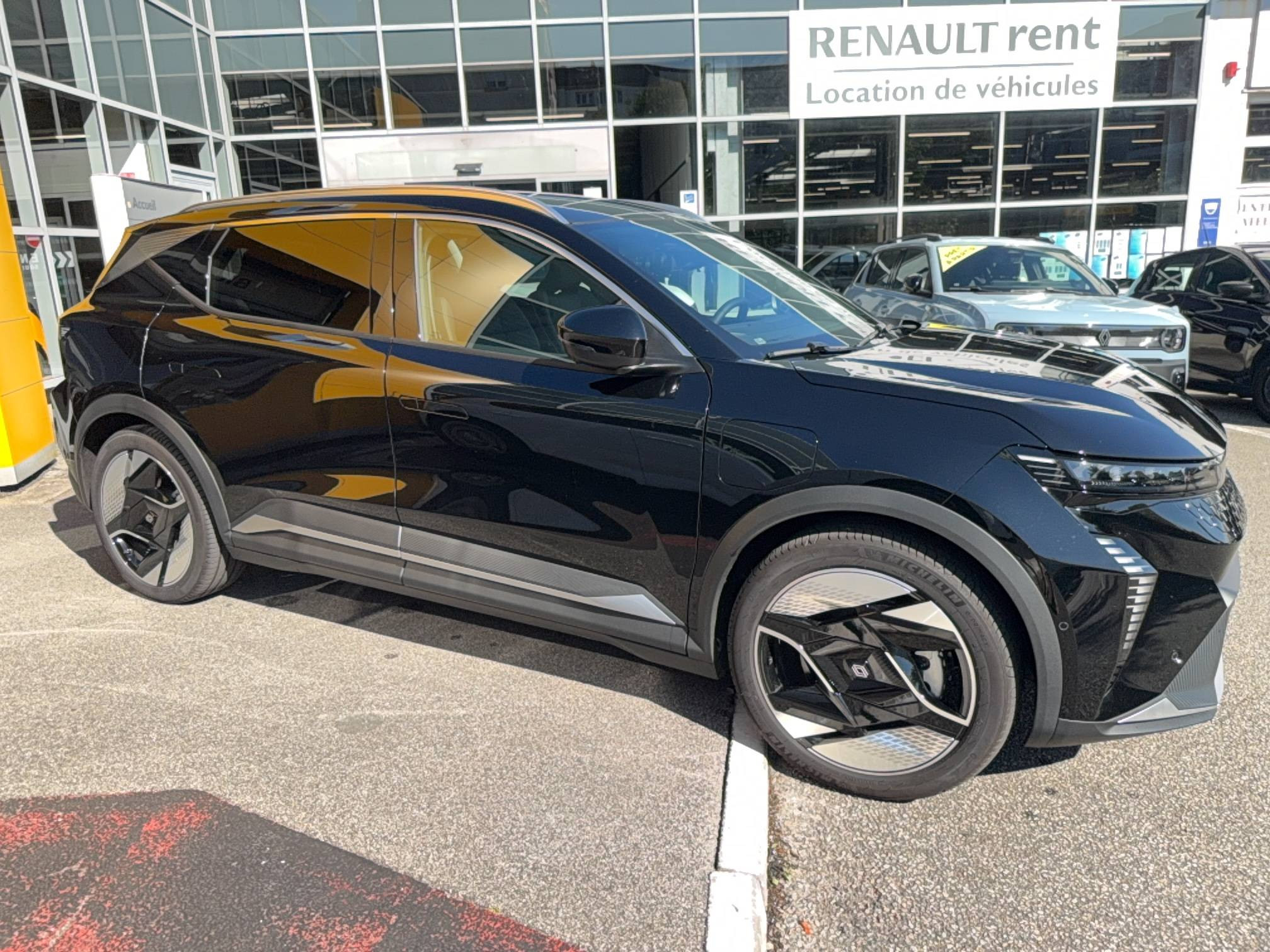 Vente en ligne Renault Scenic E-Tech Scenic E-Tech électrique 220 ch grande autonomie au prix de 50 990 €