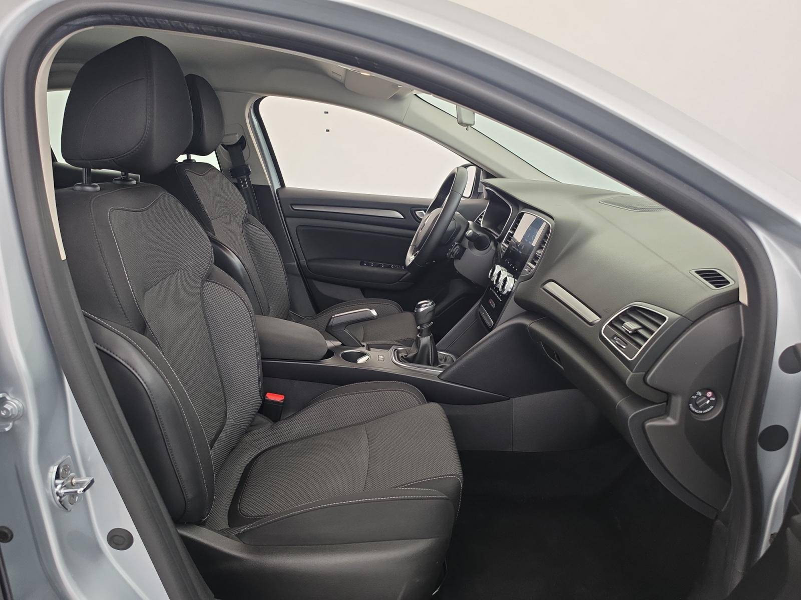 Vente en ligne Renault Megane 4  TCe 140 au prix de 15 490 €