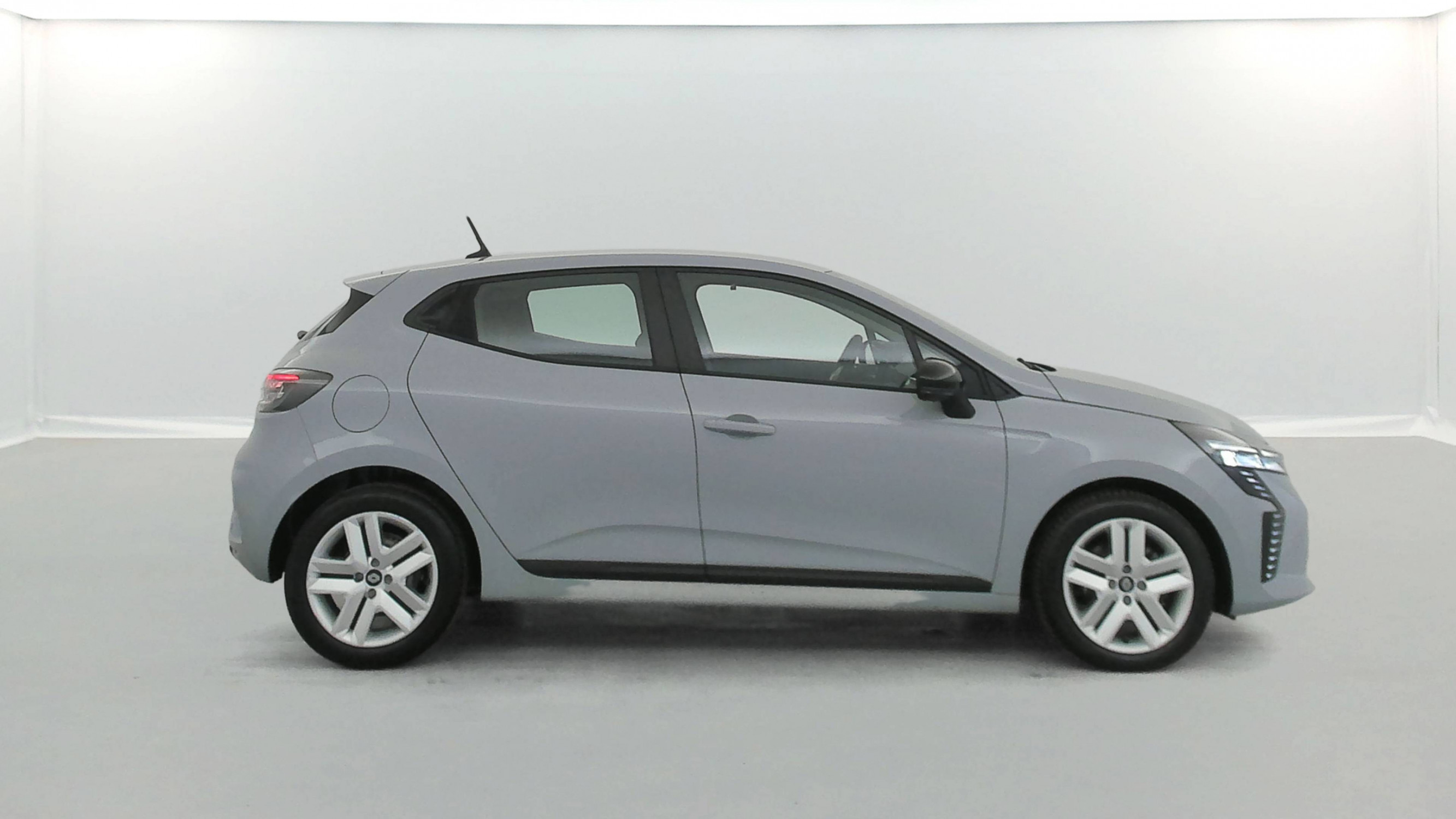 Vente en ligne Renault Clio 5 Clio Blue dCi 100 ch GSR2 au prix de 16 390 €