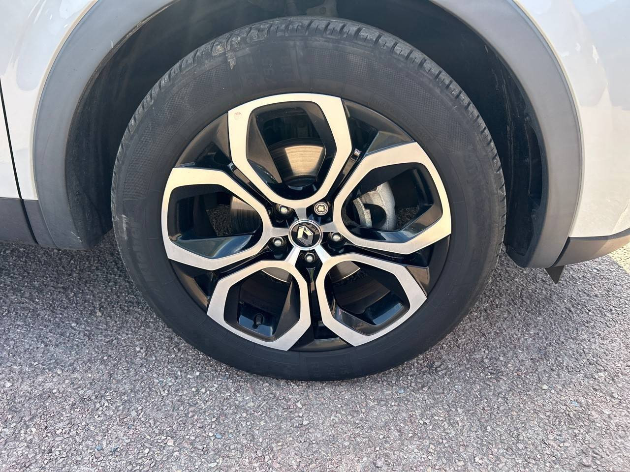 Vente en ligne Renault Arkana  E-Tech hybride 145 - 22 au prix de 18 990 €