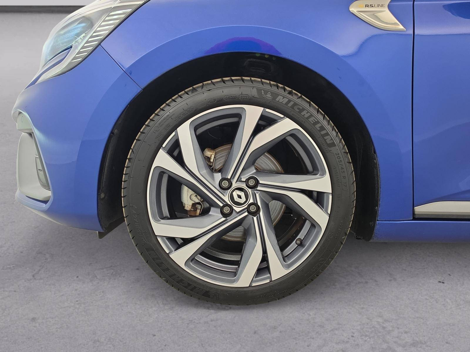 Vente en ligne Renault Clio 5 Clio E-Tech 140 - 21N au prix de 17 390 €