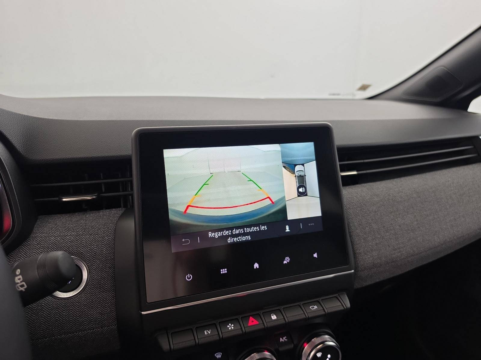 Vente en ligne Renault Clio 5 Clio E-Tech full hybrid 145 au prix de 20 490 €