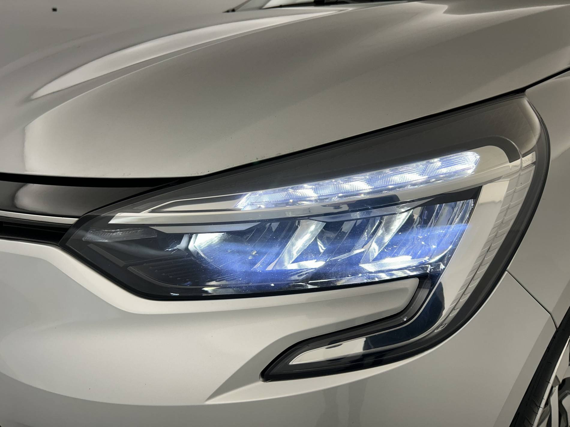 Vente en ligne Renault Clio 5 Clio TCe 90 au prix de 14 790 €