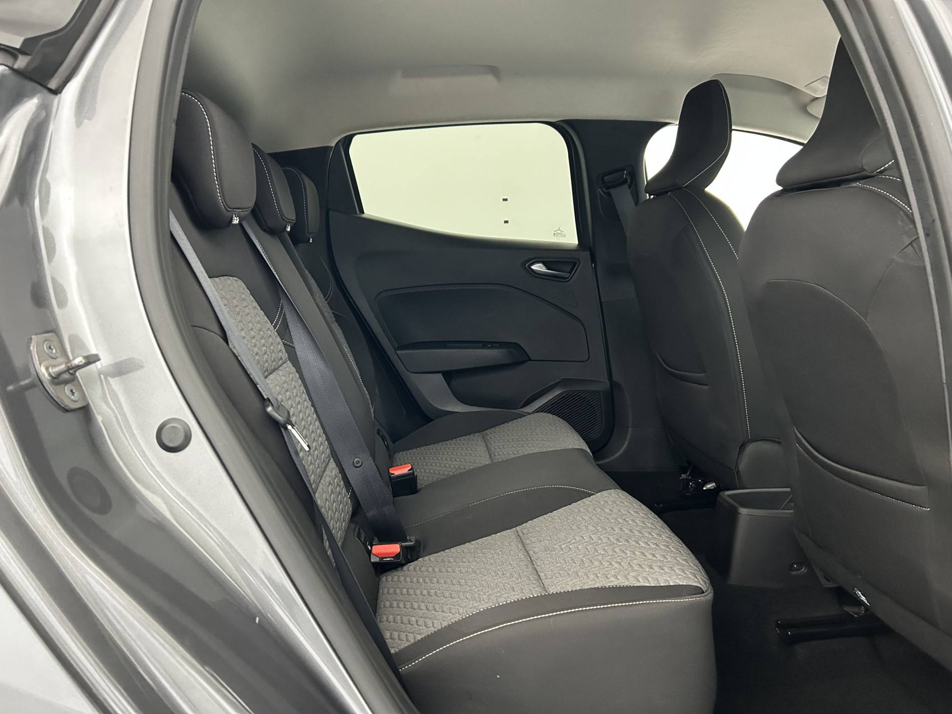Vente en ligne Renault Clio 5 Clio TCe 90 au prix de 13 790 €