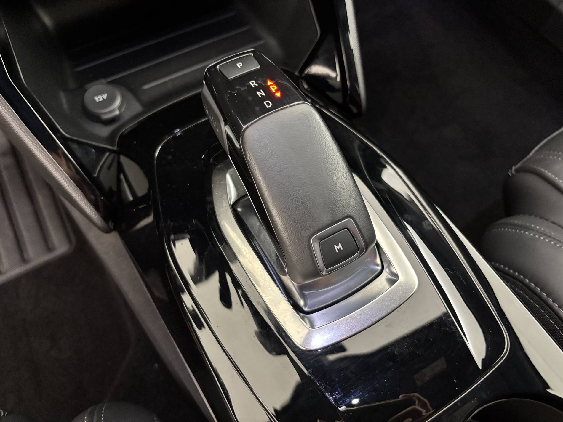 Vente en ligne Peugeot 2008  PureTech 155 S&S EAT8 au prix de 14 590 €