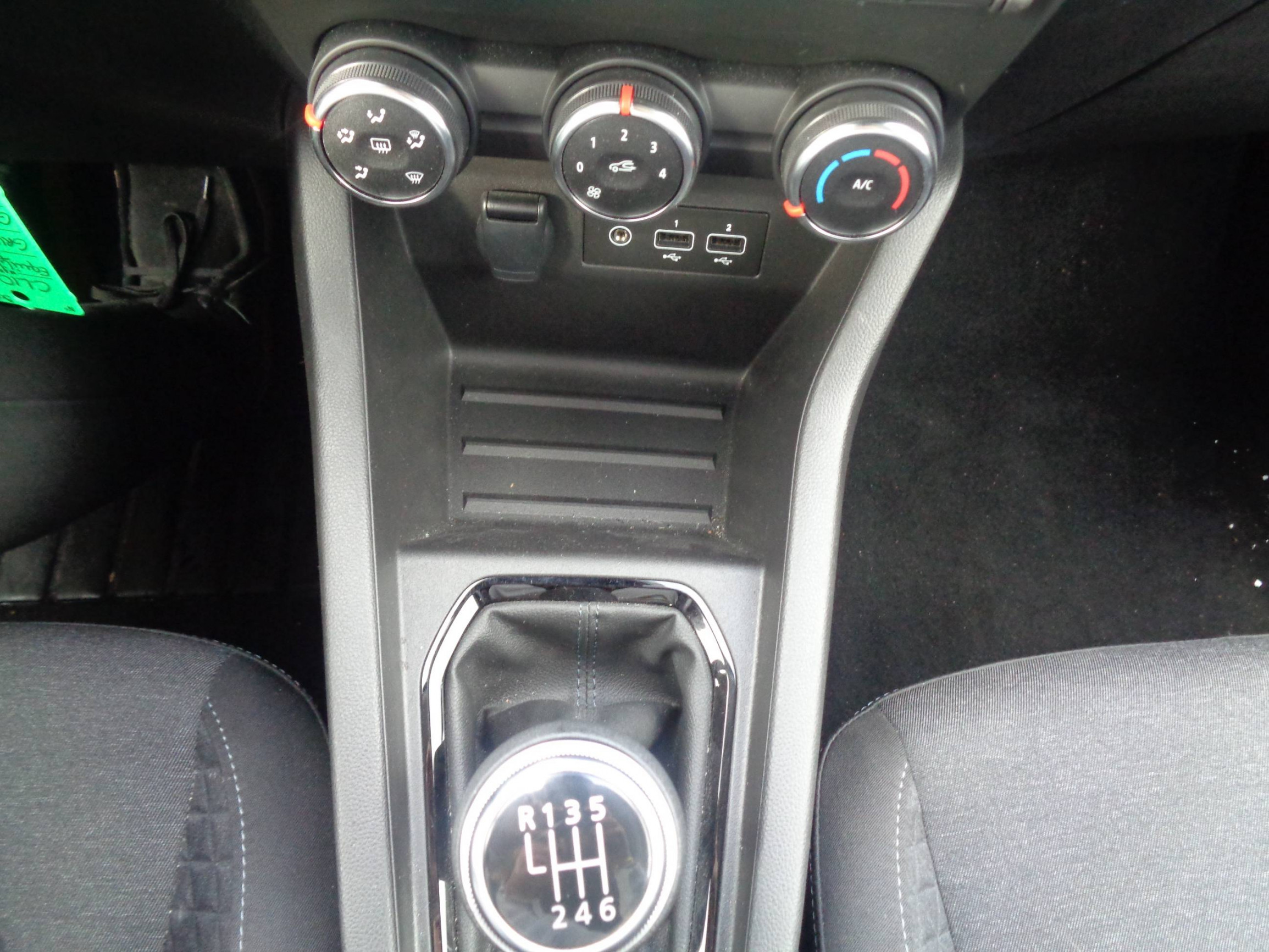 Vente en ligne Renault Clio 5 Clio TCe 90 au prix de 14 990 €