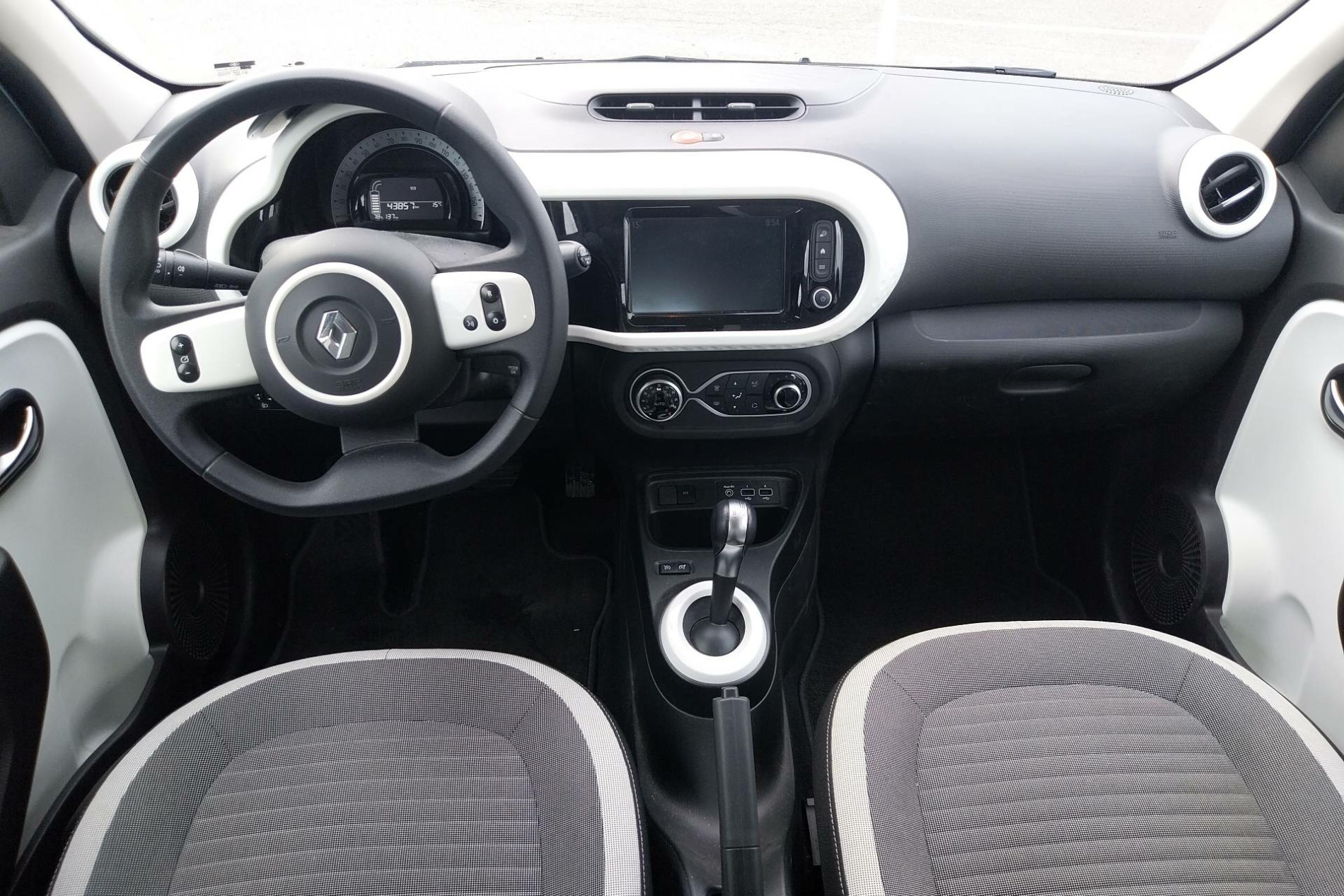 Vente en ligne Renault Twingo Electrique Twingo III E-Tech au prix de 12 990 €