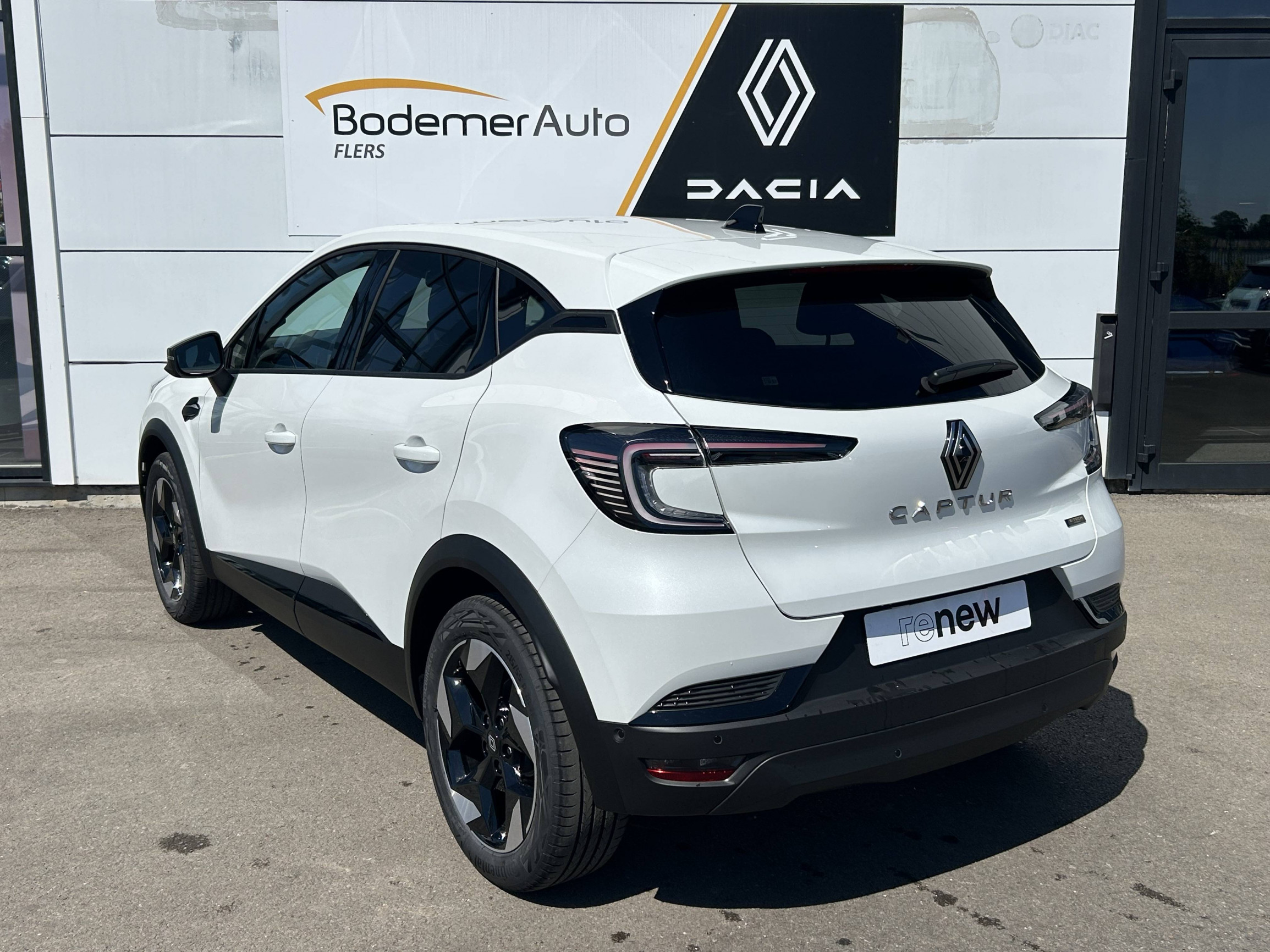 Vente en ligne Renault Captur  E-Tech full hybrid 160 ch au prix de 29 890 €