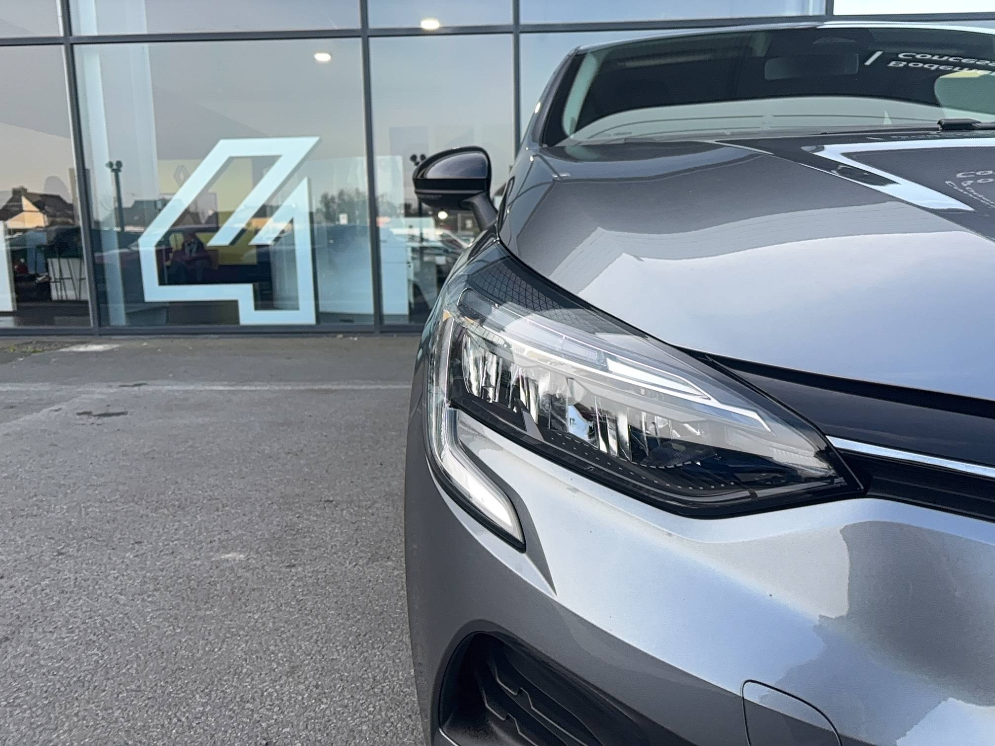 Vente en ligne Renault Clio 5 Clio TCe 90 au prix de 13 690 €