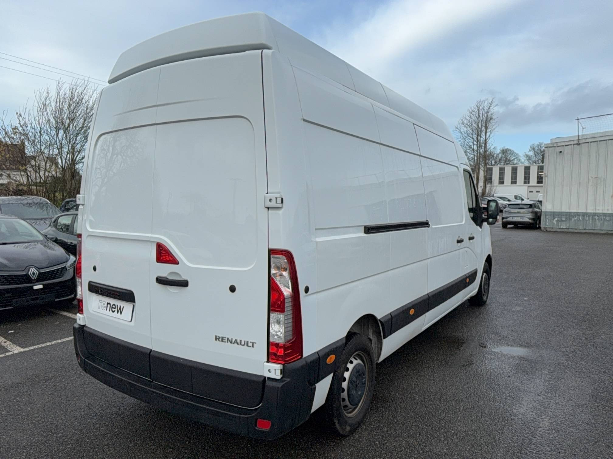 Vente en ligne Renault Master Fourgon MASTER FGN TRAC F3500 L3H3 BLUE DCI 135 au prix de 29 840 €