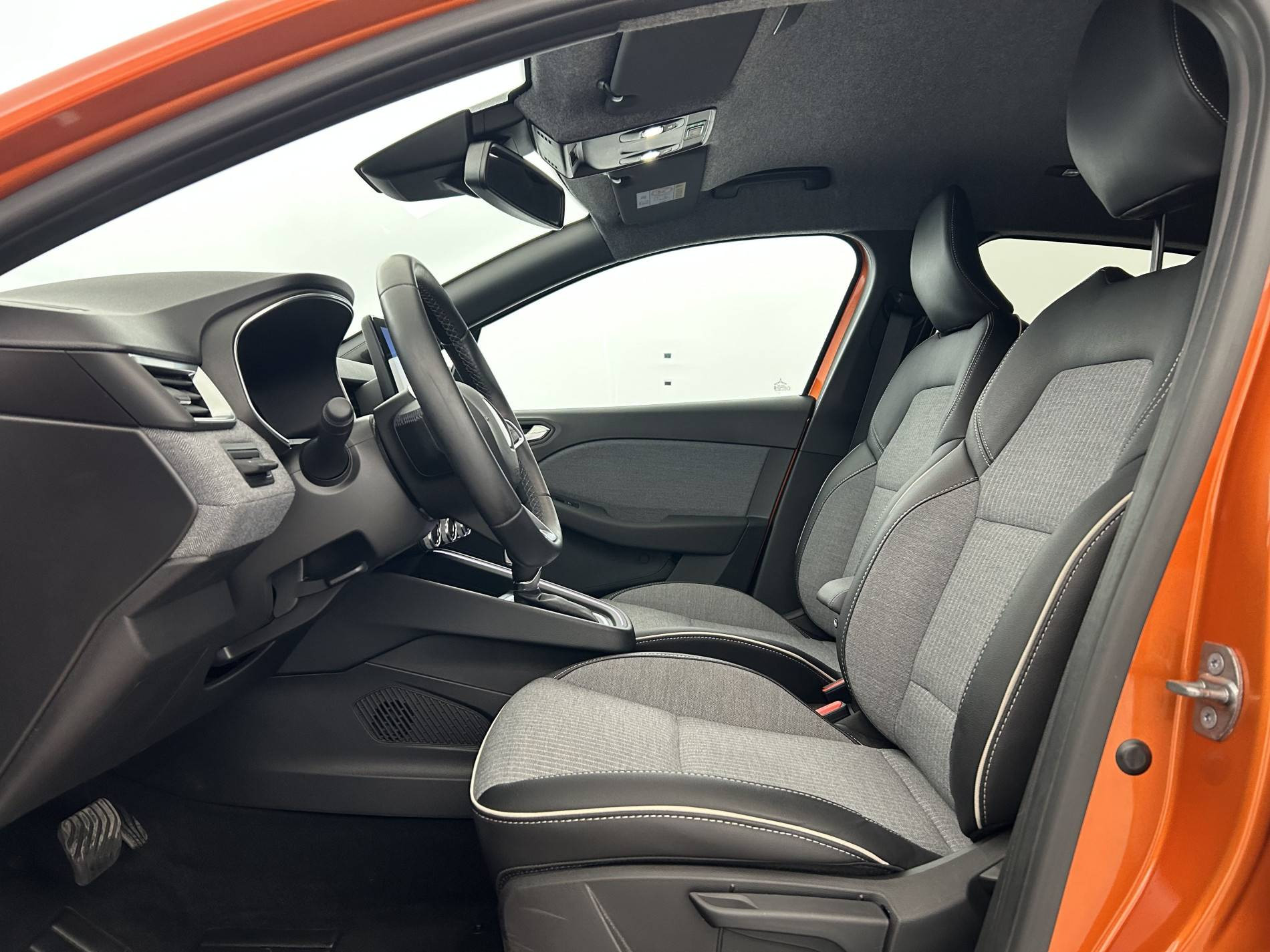 Vente en ligne Renault Clio 5 Clio E-Tech full hybrid 145 au prix de 18 990 €