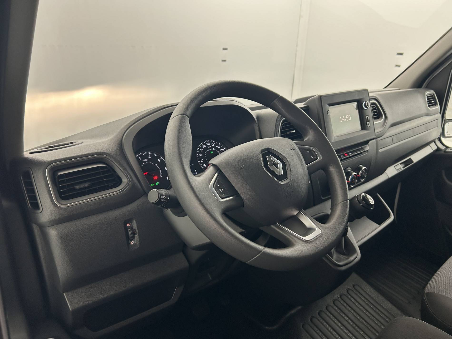 Vente en ligne Renault Master Fourgon MASTER FGN TRAC F3500 L2H2 BLUE DCI 150 au prix de 24 991 €