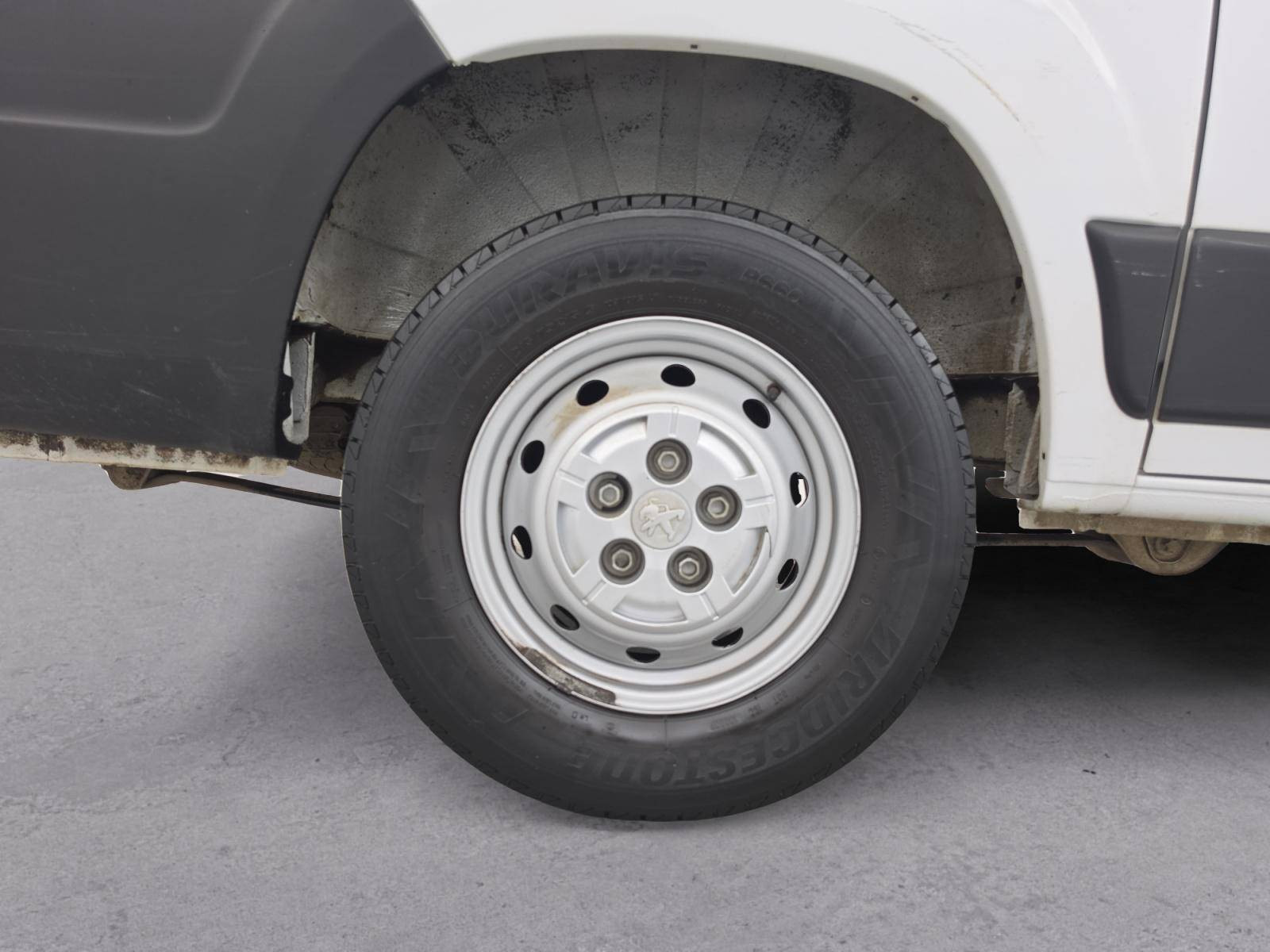 Vente en ligne Peugeot Boxer Fourgon BOXER TOLE 330 L1H1 BLUEHDI 120 S&S au prix de 17 990 €