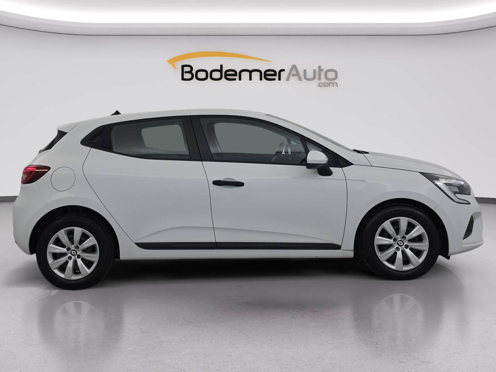 Vente en ligne Renault Clio 5 CLIO SOCIETE BLUE DCI 100 - 21N au prix de 11 990 €