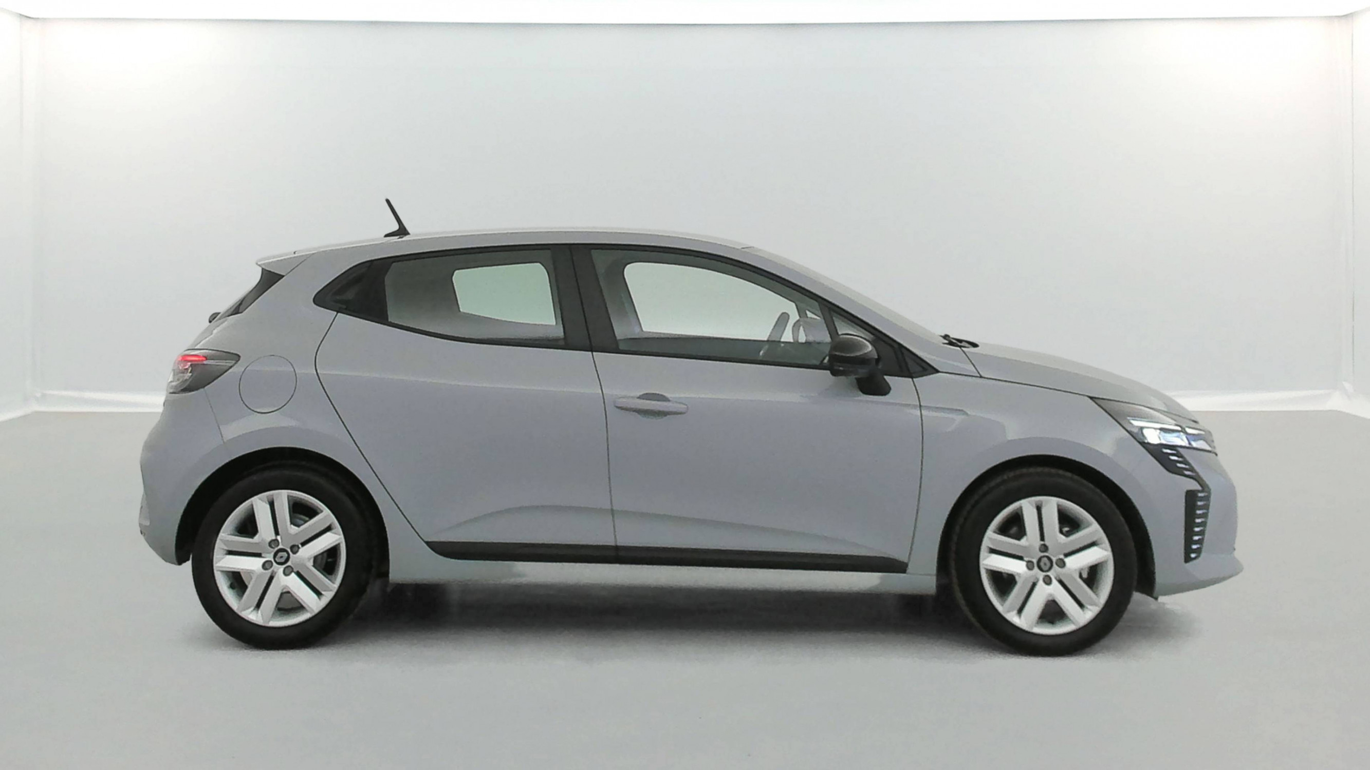 Vente en ligne Renault Clio 5 Clio E-Tech full hybrid 145 au prix de 20 890 €