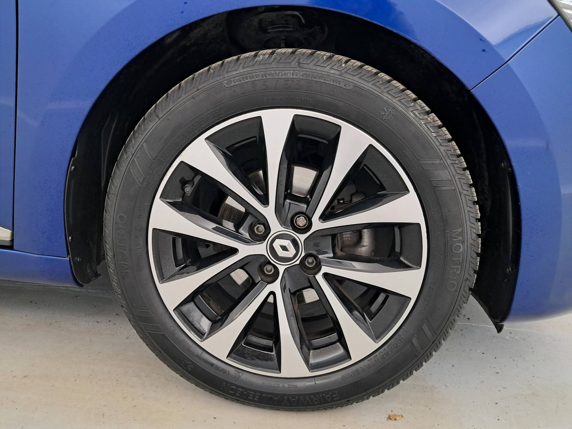 Vente en ligne Renault Clio 5 Clio TCe 90 au prix de 15 890 €