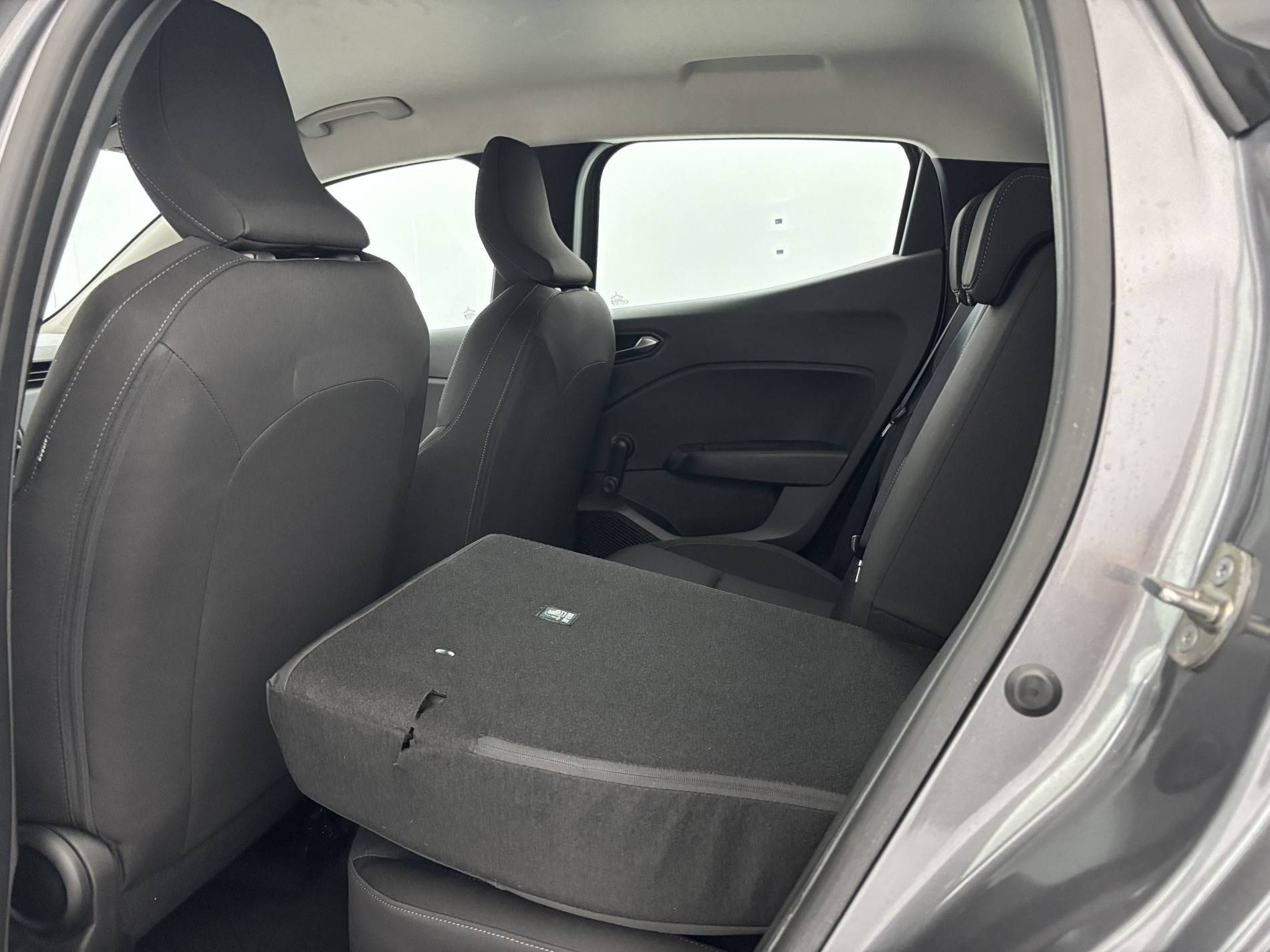 Vente en ligne Renault Clio 5 Clio E-Tech full hybrid 145 au prix de 16 990 €
