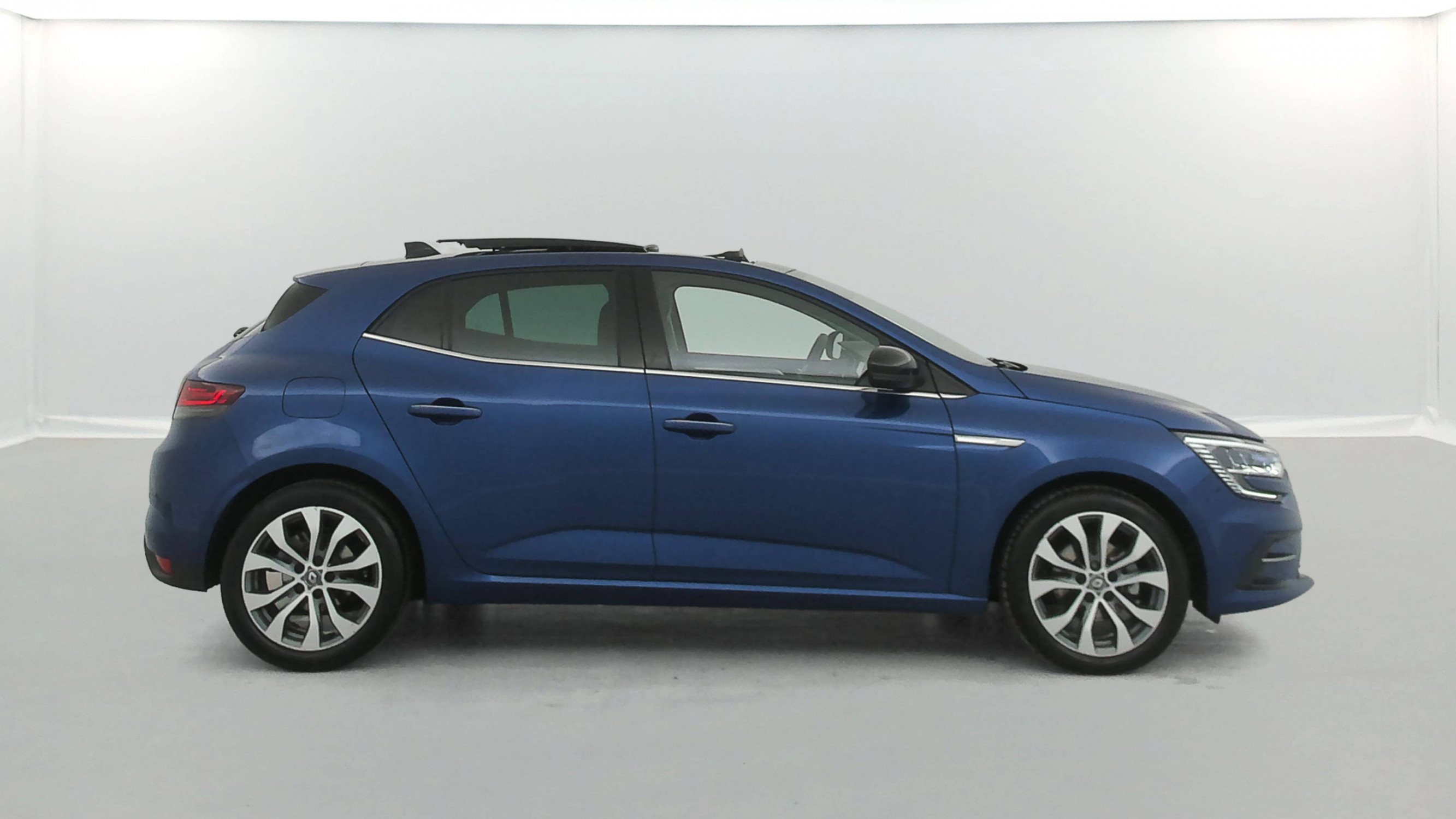 Vente en ligne Renault Megane 4  Blue dCi 115 EDC au prix de 20 990 €