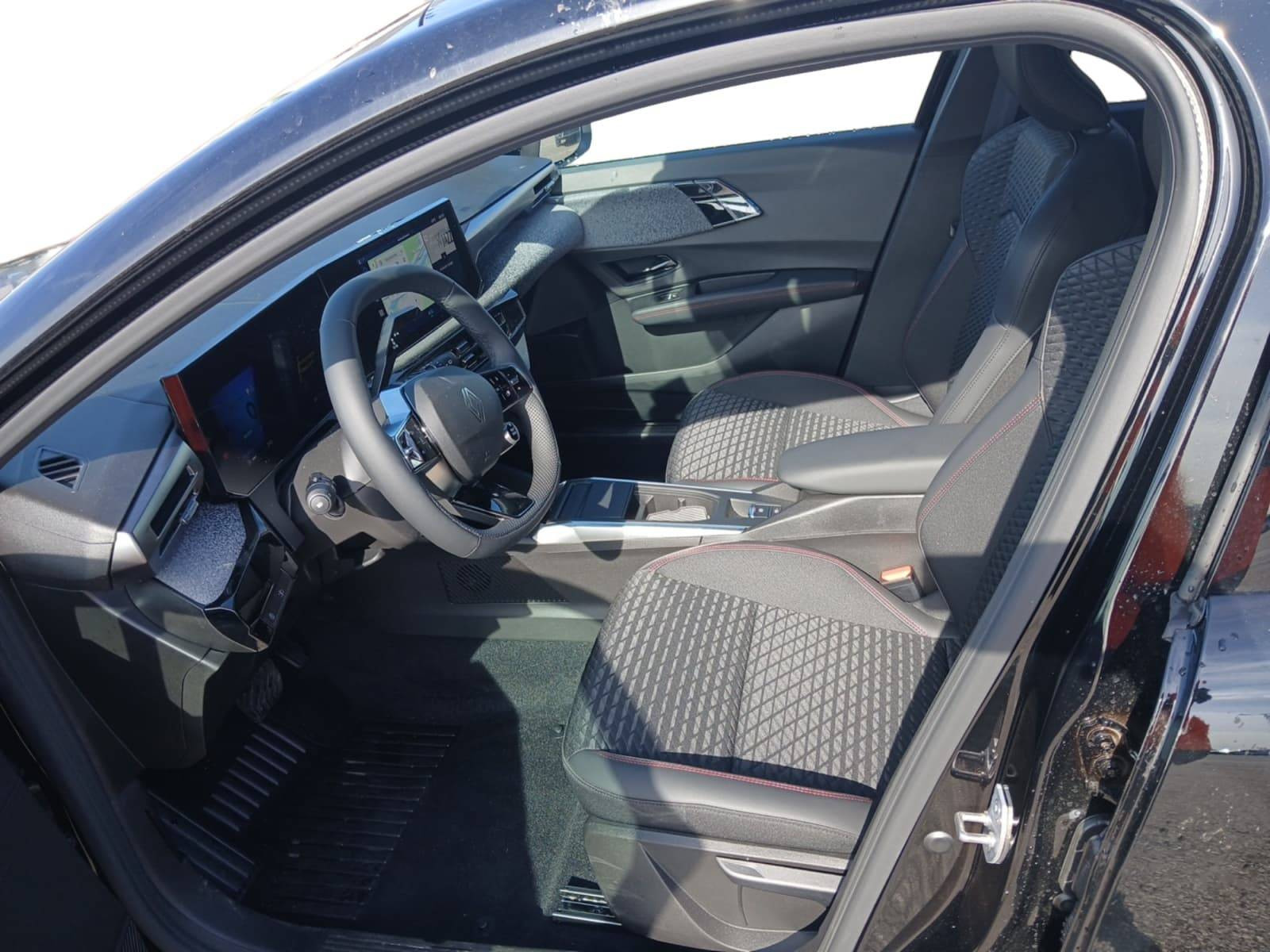 Vente en ligne Renault Clio 6 Clio E-Tech full hybrid 160 ch au prix de 26 890 €