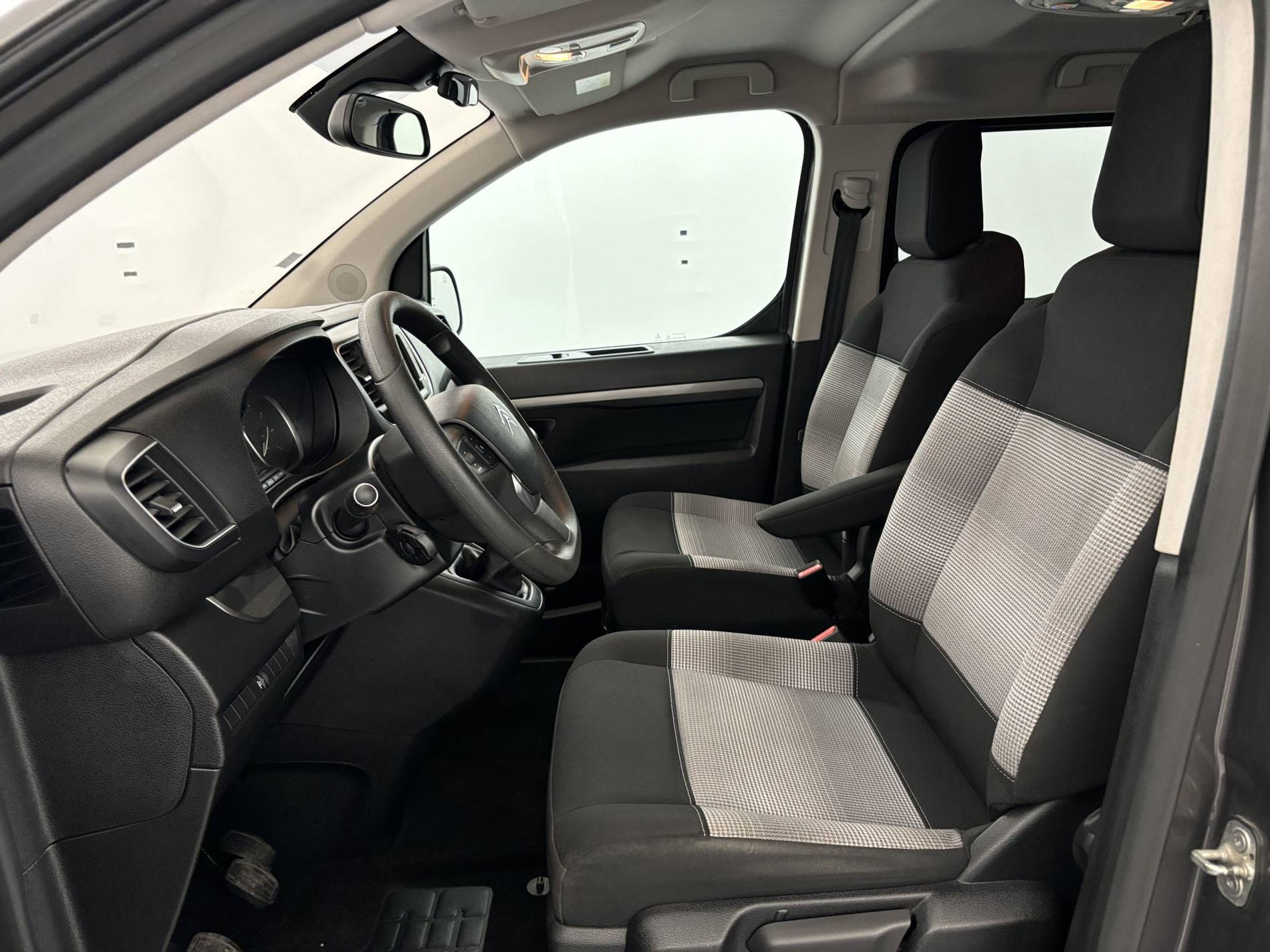 Vente en ligne Citroën Spacetourer Spacetourer M BlueHDi 100 BVM6 au prix de 24 490 €