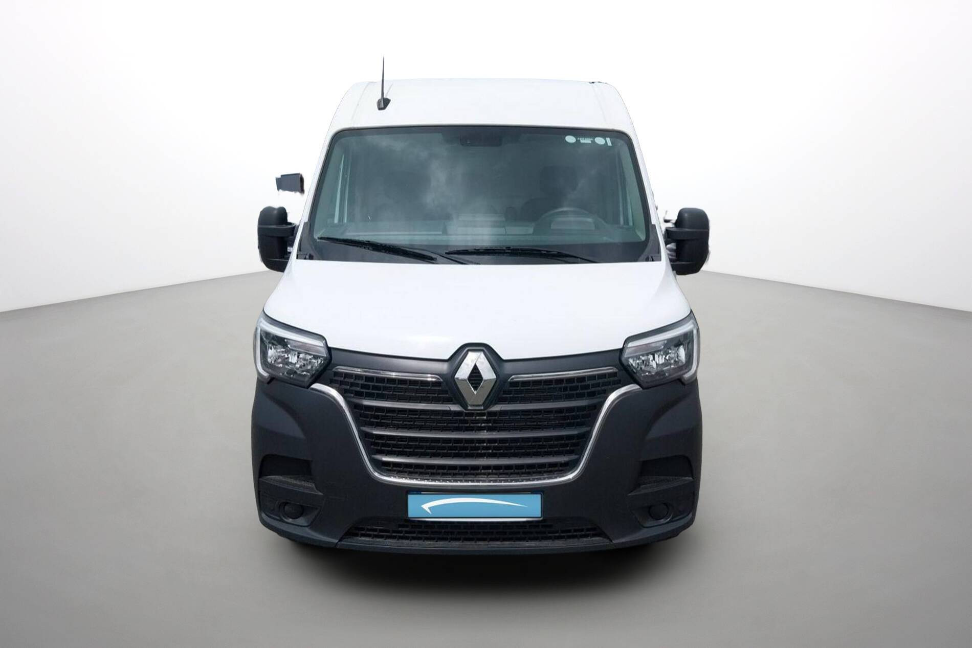 Vente en ligne Renault Master Fourgon MASTER FGN TRAC F3500 L2H2 BLUE DCI 135 au prix de 26 990 €