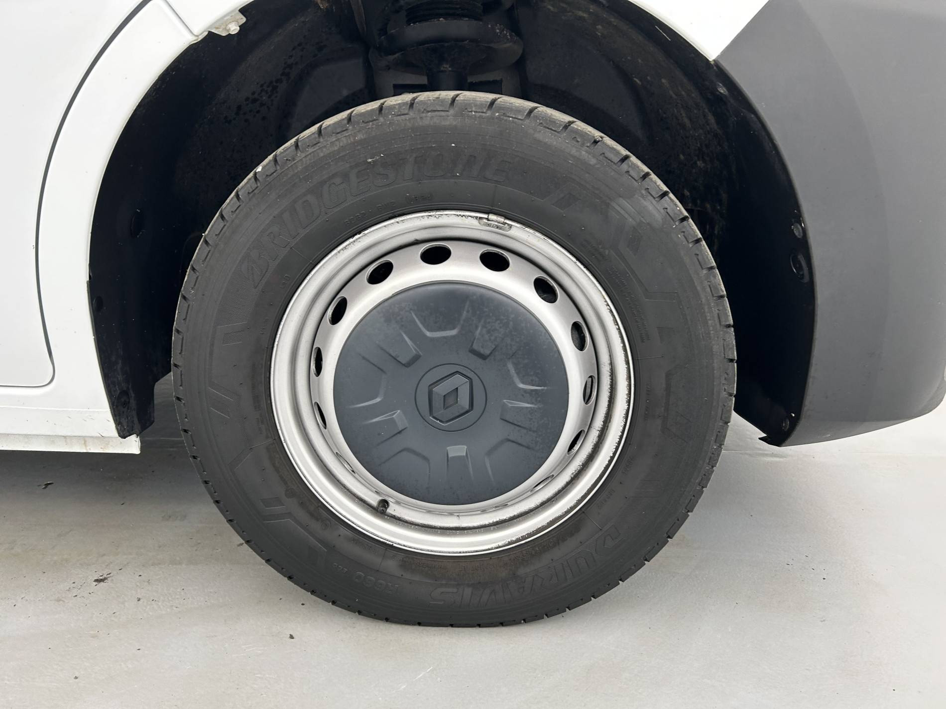 Vente en ligne Renault Master Fourgon MASTER FGN TRAC F3500 L3H3 BLUE DCI 135 au prix de 26 490 €