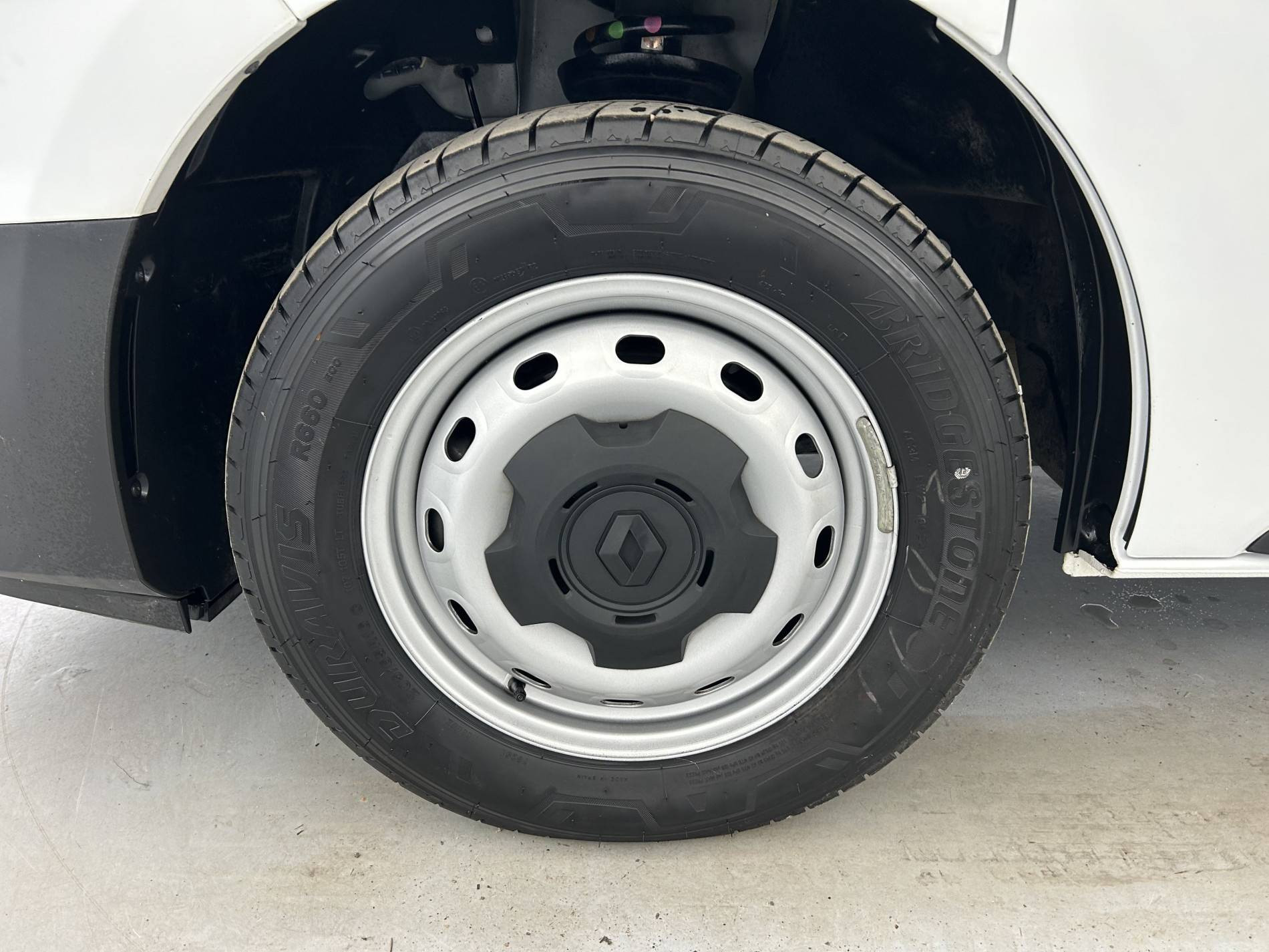 Vente en ligne Renault Trafic 3 Fourgon TRAFIC FG BLUE DCI 130 L1H1 3T GSR2 au prix de 24 990 €