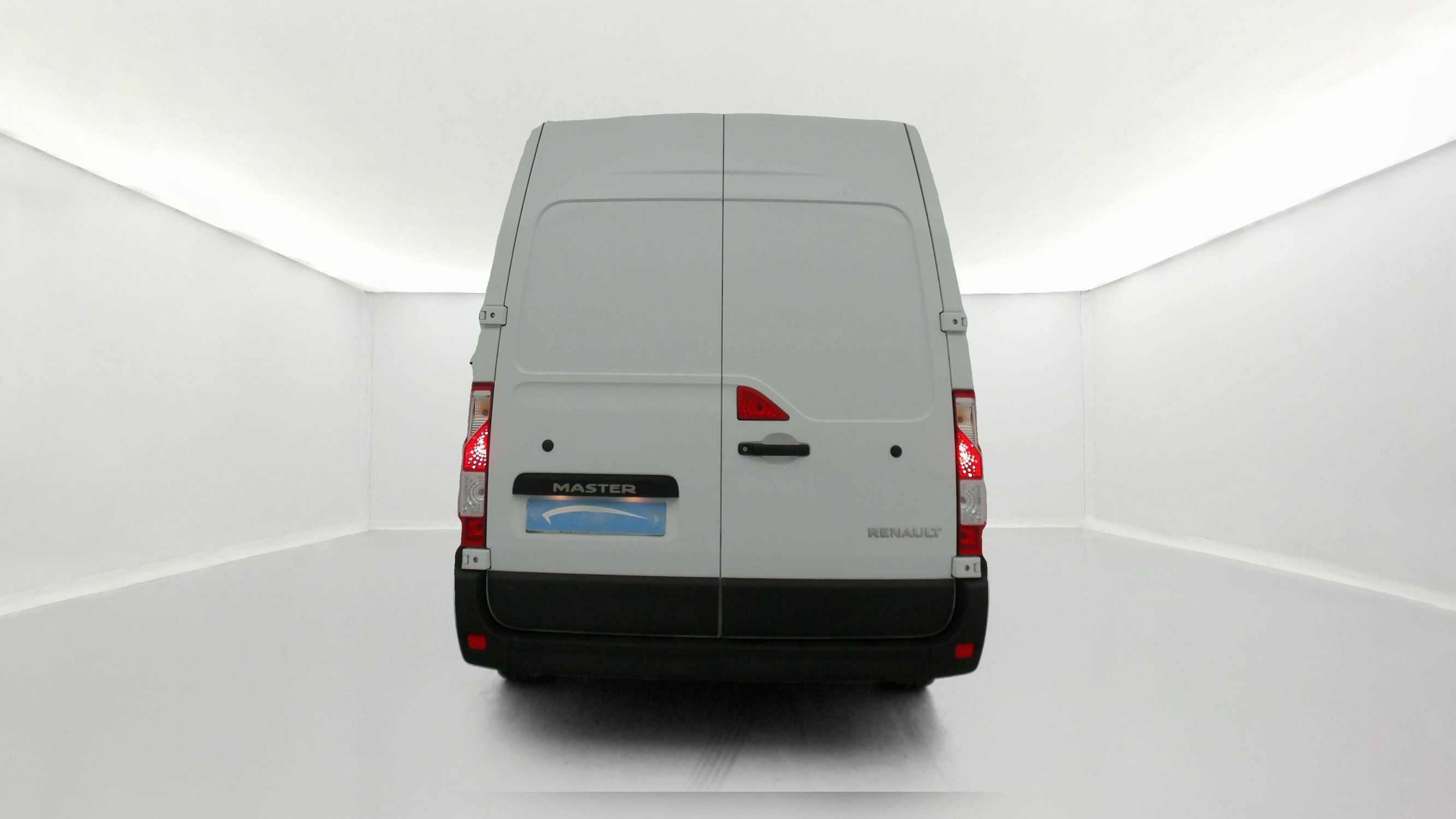 Vente en ligne Renault Master Fourgon MASTER FGN TRAC F3500 L2H2 BLUE DCI 135 au prix de 22 990 €