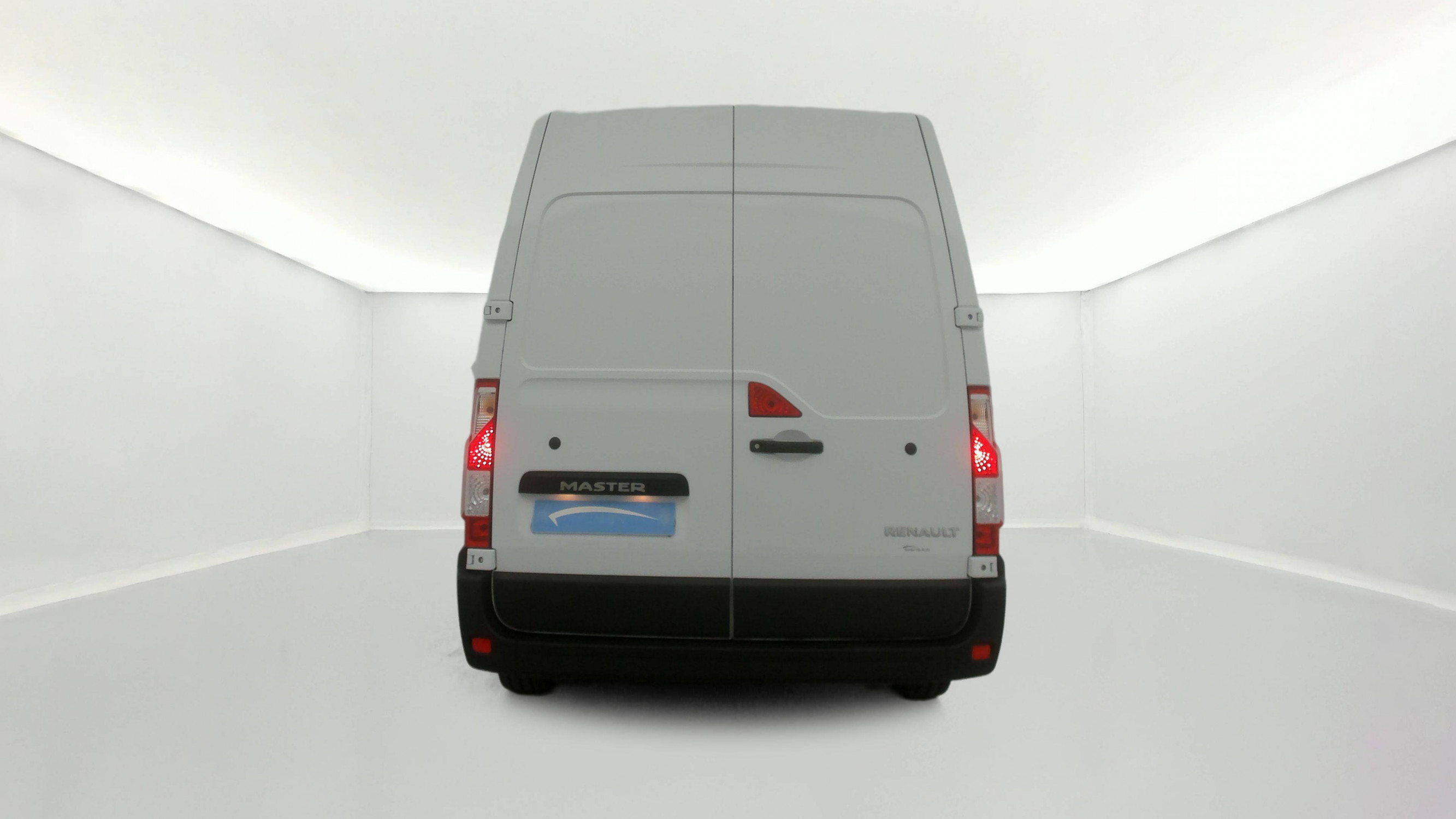 Vente en ligne Renault Master Fourgon MASTER FGN TRAC F3500 L2H2 BLUE DCI 135 au prix de 27 990 €