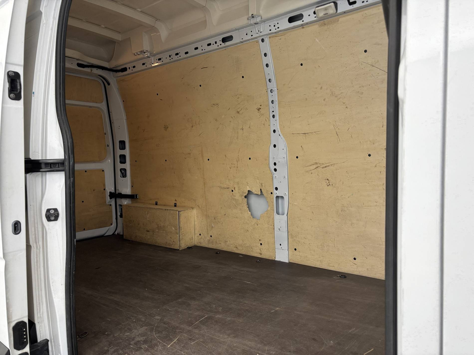 Vente en ligne Renault Master Fourgon MASTER FGN TRAC F3500 L3H3 BLUE DCI 135 au prix de 25 990 €