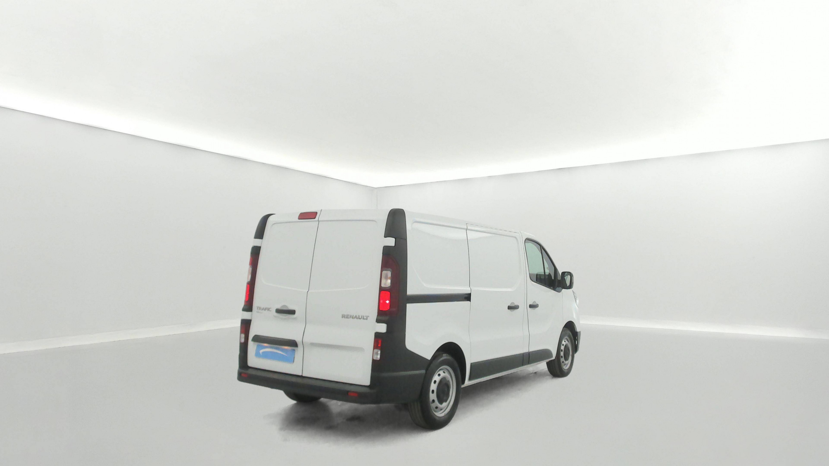 Vente en ligne Renault Trafic 3 Fourgon TRAFIC FGN L1H1 3T BLUE DCI 130 GSR2 au prix de 24 490 €