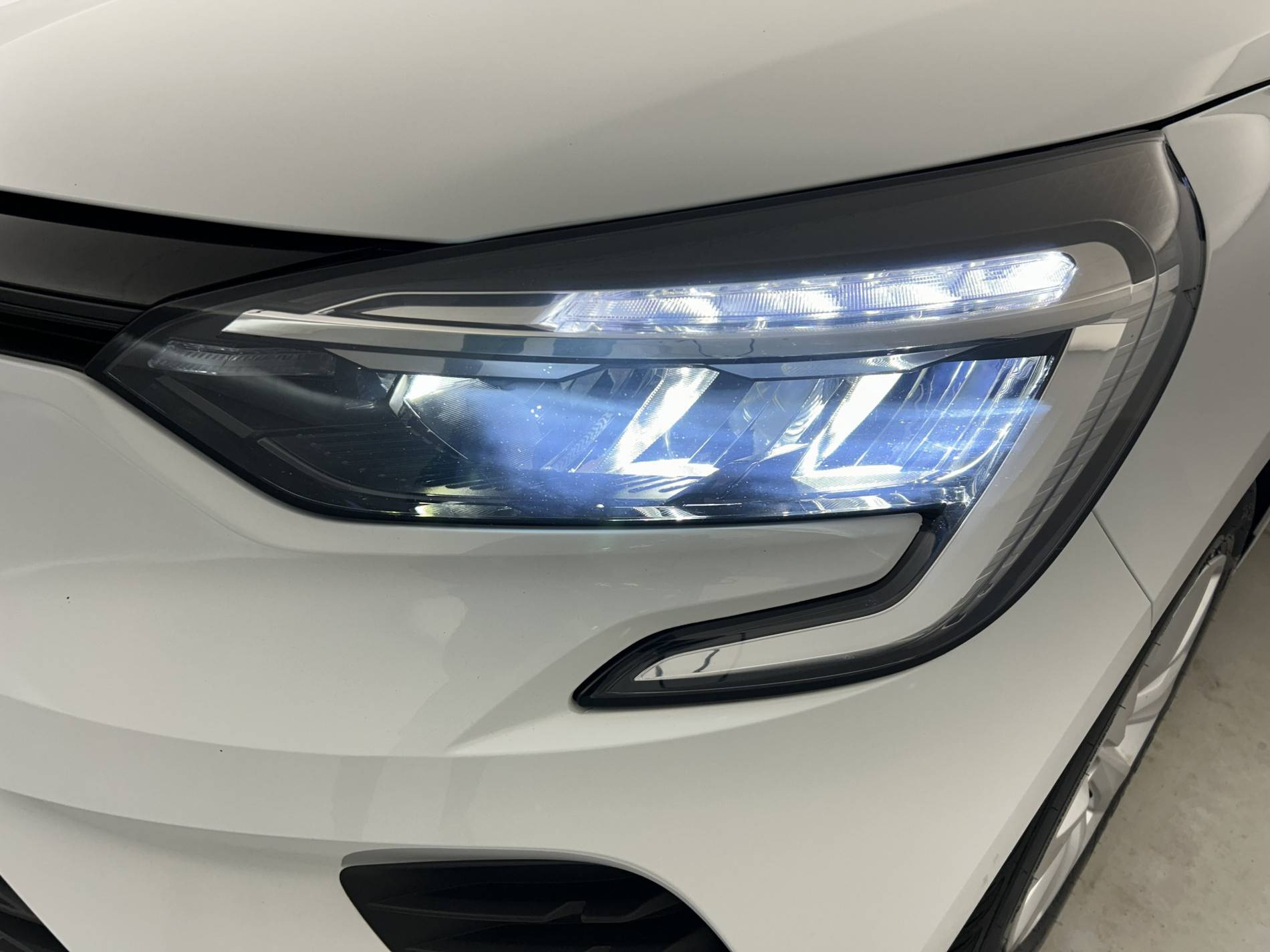 Vente en ligne Renault Clio 5 Clio SCe 65 - 21 au prix de 11 990 €