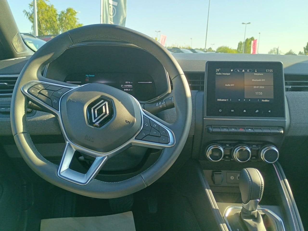 Vente en ligne Renault Clio 5 Clio E-Tech full hybrid 145 au prix de 19 990 €