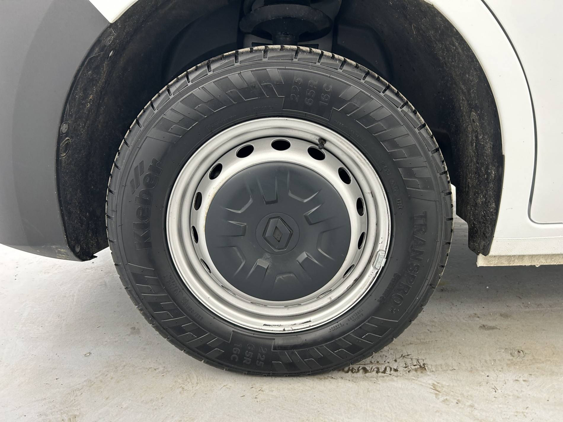 Vente en ligne Renault Master Fourgon MASTER FGN TRAC F3500 L2H2 BLUE DCI 135 au prix de 22 590 €