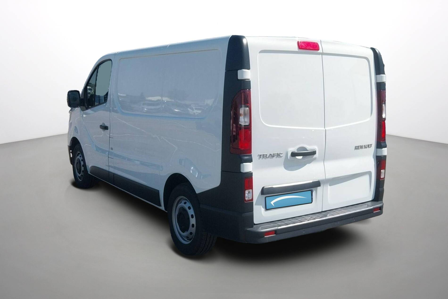 Vente en ligne Renault Trafic 3 Fourgon TRAFIC FG BLUE DCI 150 L1H1 2T8 GSR2 au prix de 23 940 €