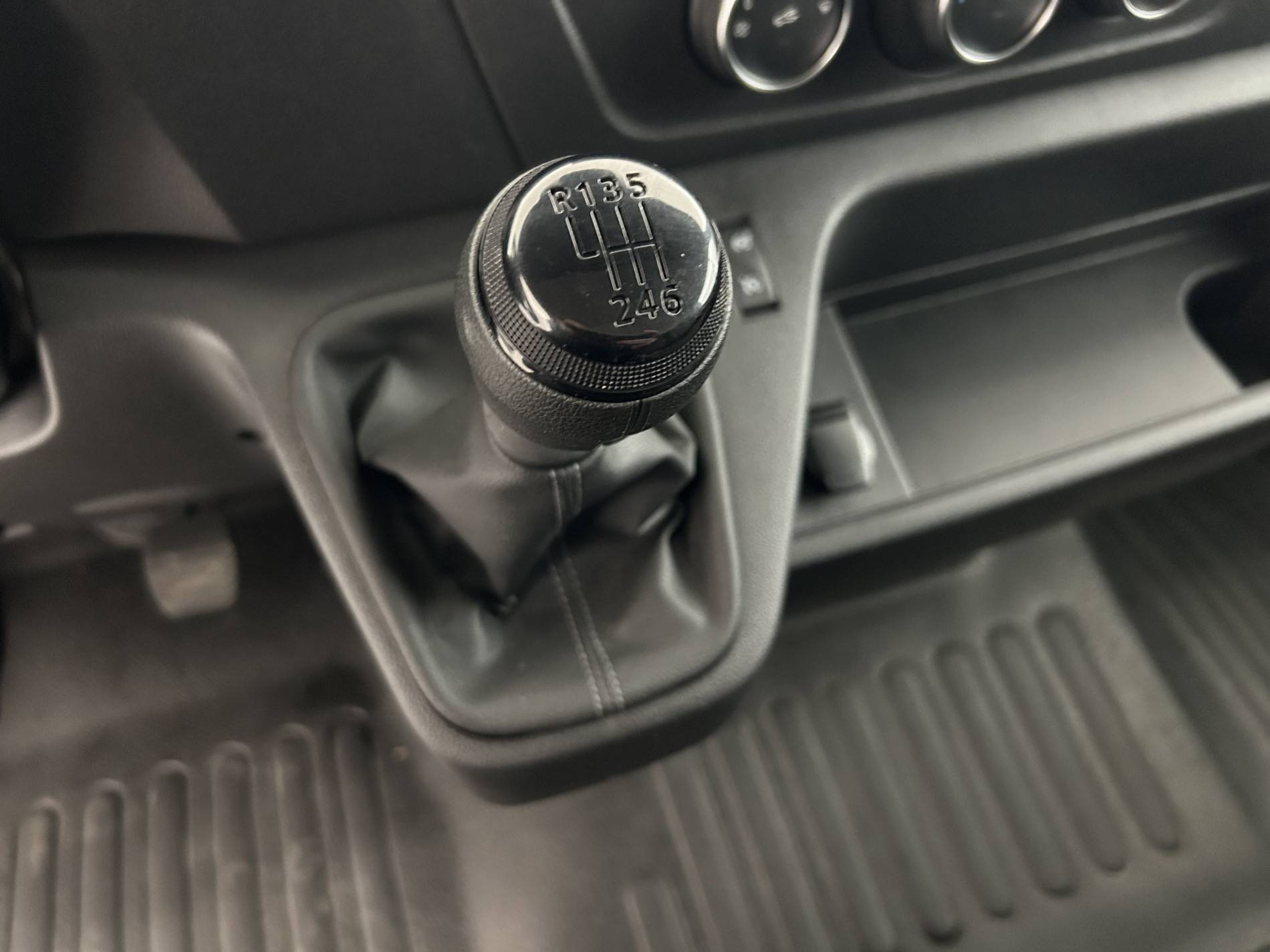 Vente en ligne Renault Master Fourgon MASTER FGN TRAC F3500 L2H2 BLUE DCI 135 au prix de 24 490 €