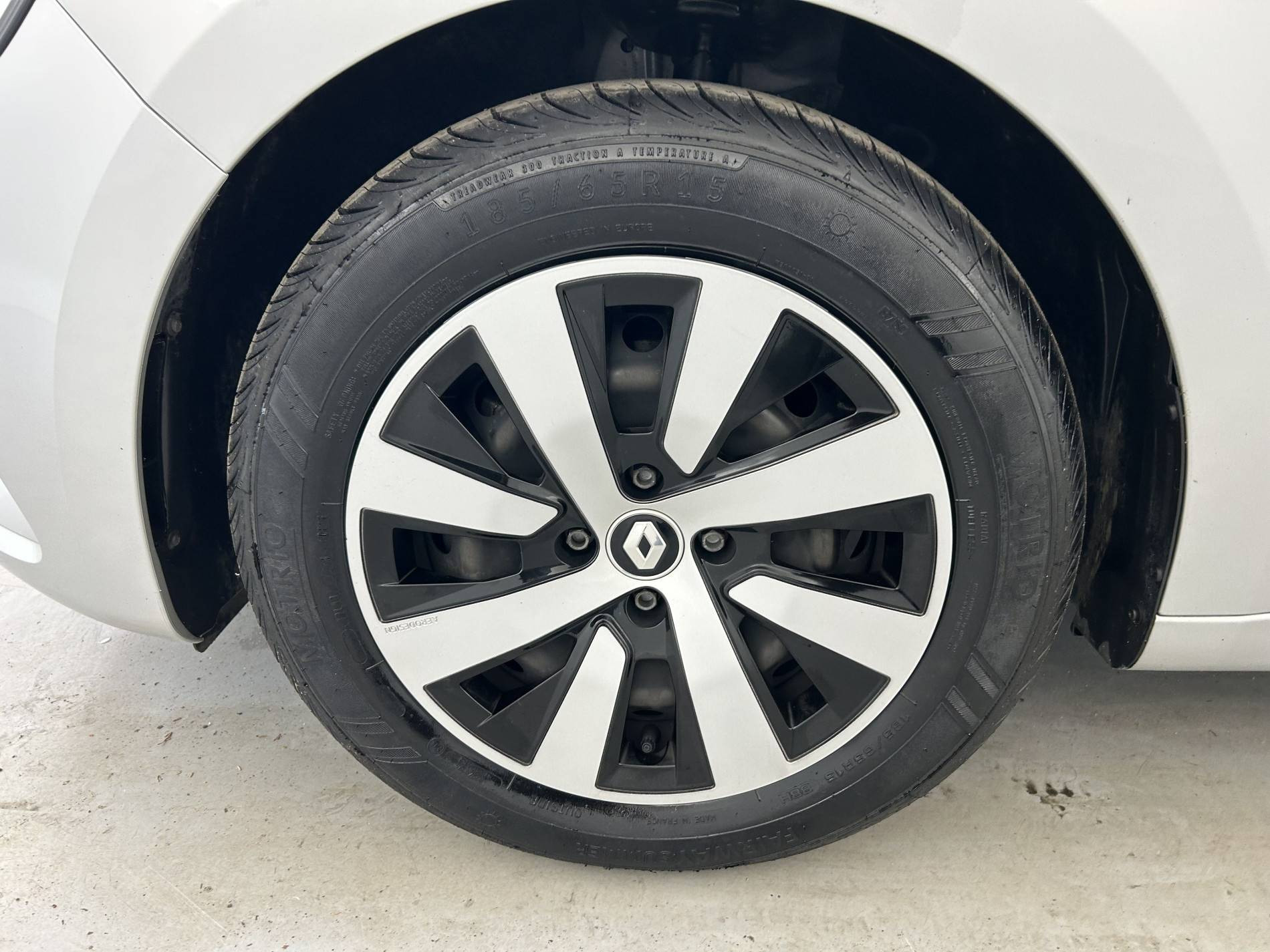 Vente en ligne Renault Clio 5 Clio TCe 90 au prix de 14 990 €