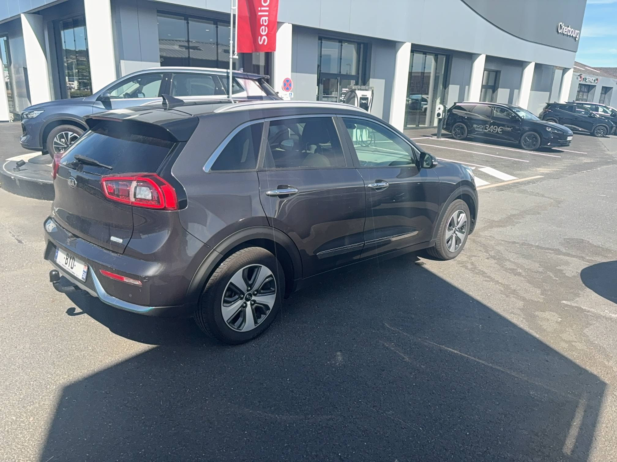 Vente en ligne Kia Niro  1.6 GDi Hybride Rechargeable 141 ch DCT6 au prix de 13 990 €