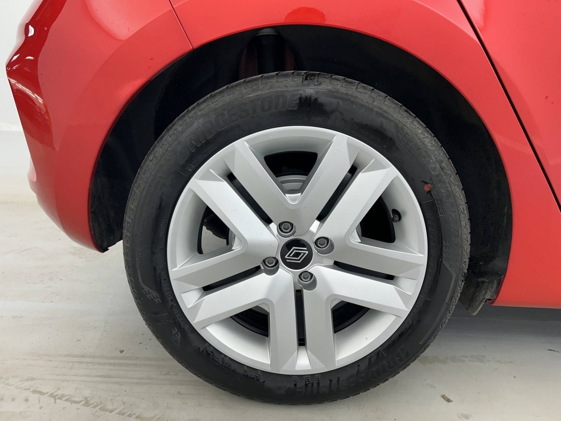 Vente en ligne Renault Clio 5 Clio E-Tech full hybrid 145 ch GSR2 au prix de 19 590 €