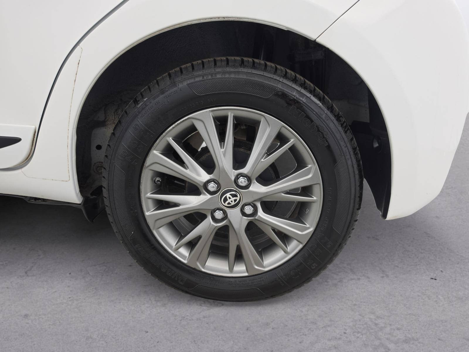 Vente en ligne Toyota Yaris Yaris Pro 110 VVT-i CVT au prix de 12 990 €