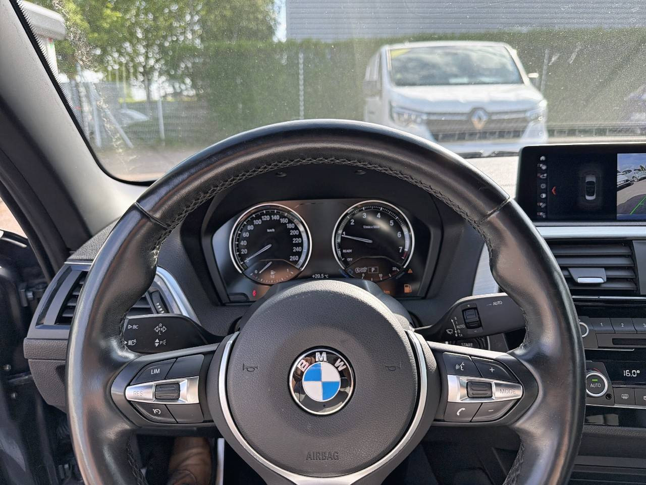 Vente en ligne Bmw Série 2 Cabriolet 218i 136 ch BVA8 au prix de 19 590 €
