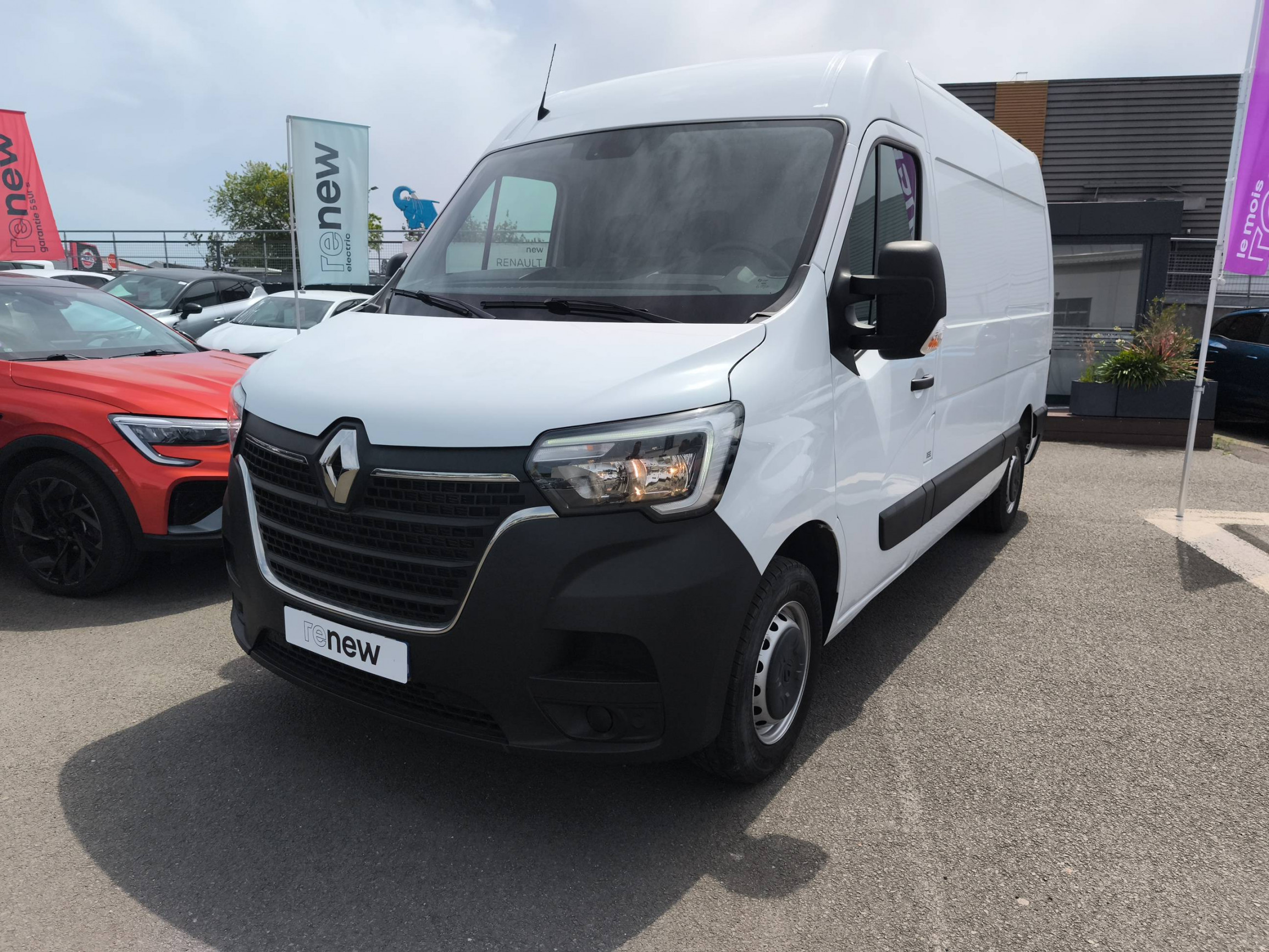 Renault Master Fourgon MASTER FGN TRAC F3500 L2H2 BLUE DCI 135 occasion de 2024 en vente à Paimpol
