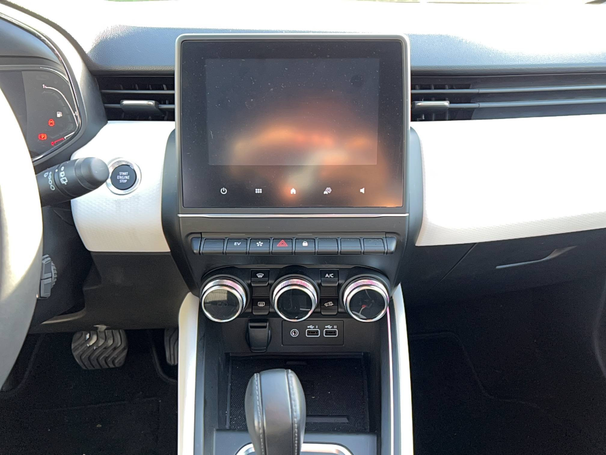 Vente en ligne Renault Clio 5 Clio E-Tech full hybrid 145 au prix de 18 450 €