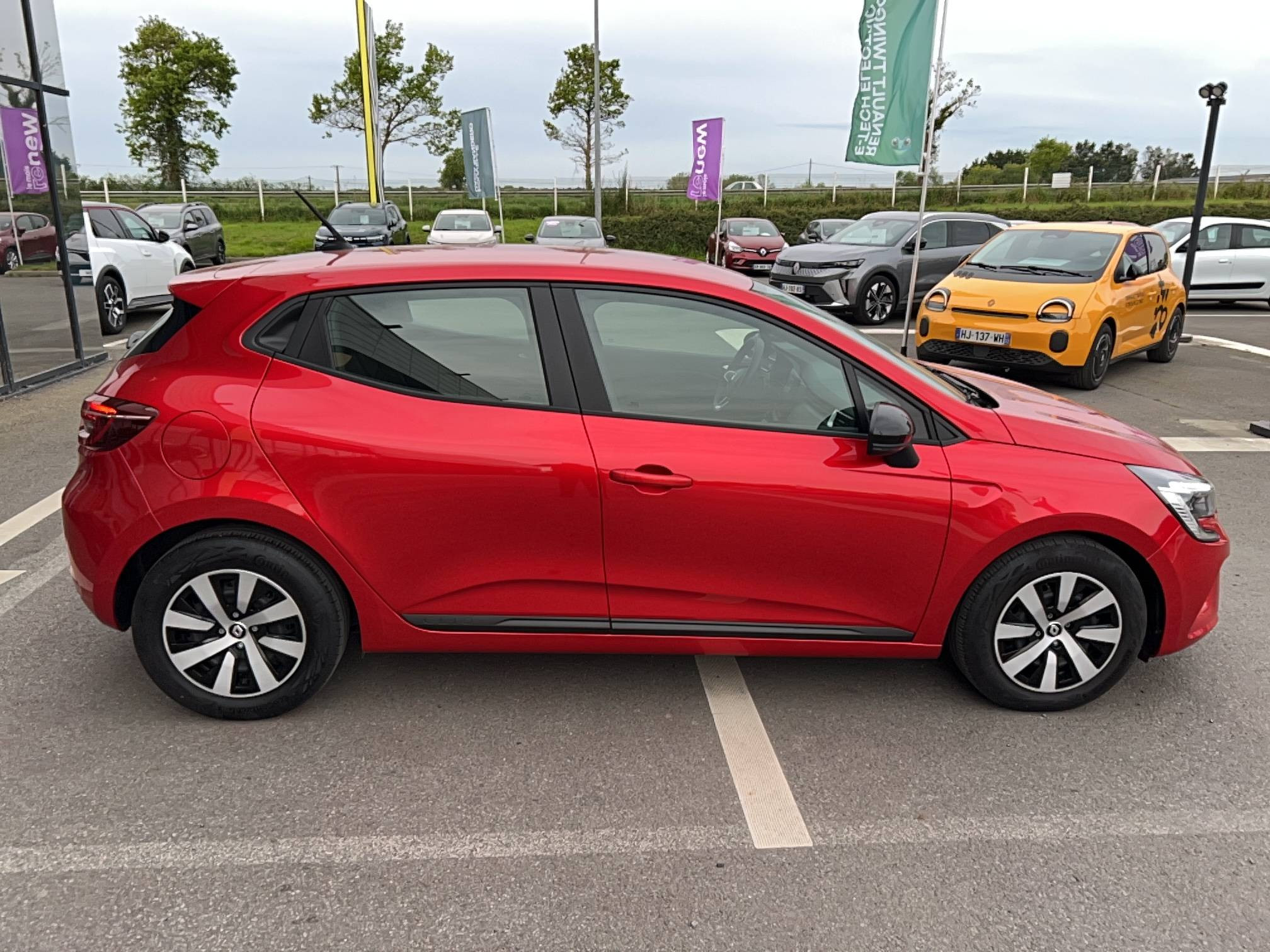 Vente en ligne Renault Clio 5 Clio TCe 90 au prix de 13 690 €