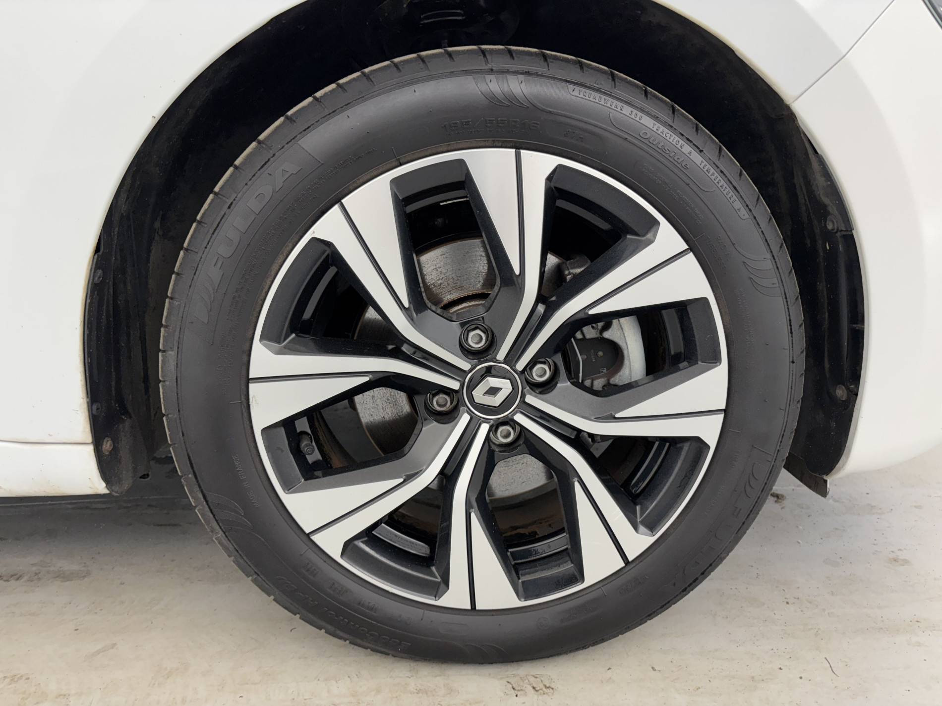 Vente en ligne Renault Clio 5 Clio E-Tech 140 - 21 au prix de 14 890 €