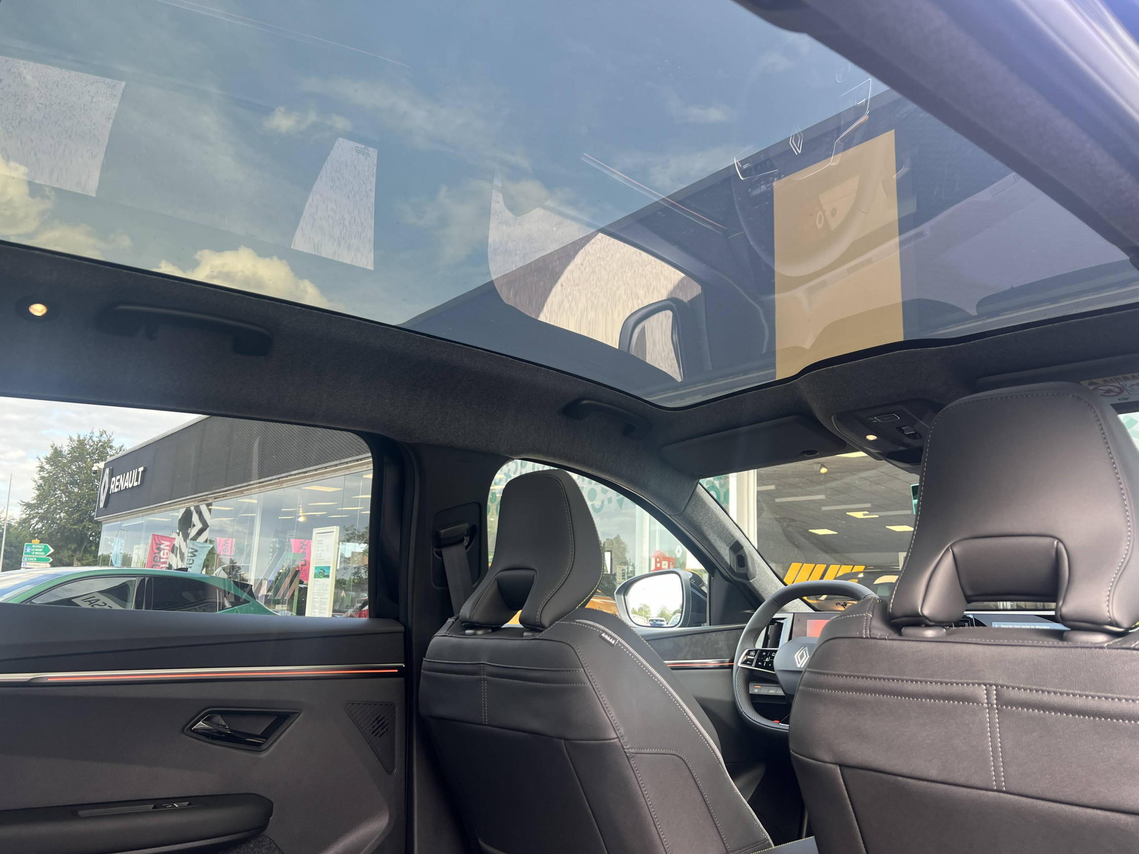 Vente en ligne Renault Scenic E-Tech Scenic E-Tech électrique 220 ch grande autonomie au prix de 50 490 €