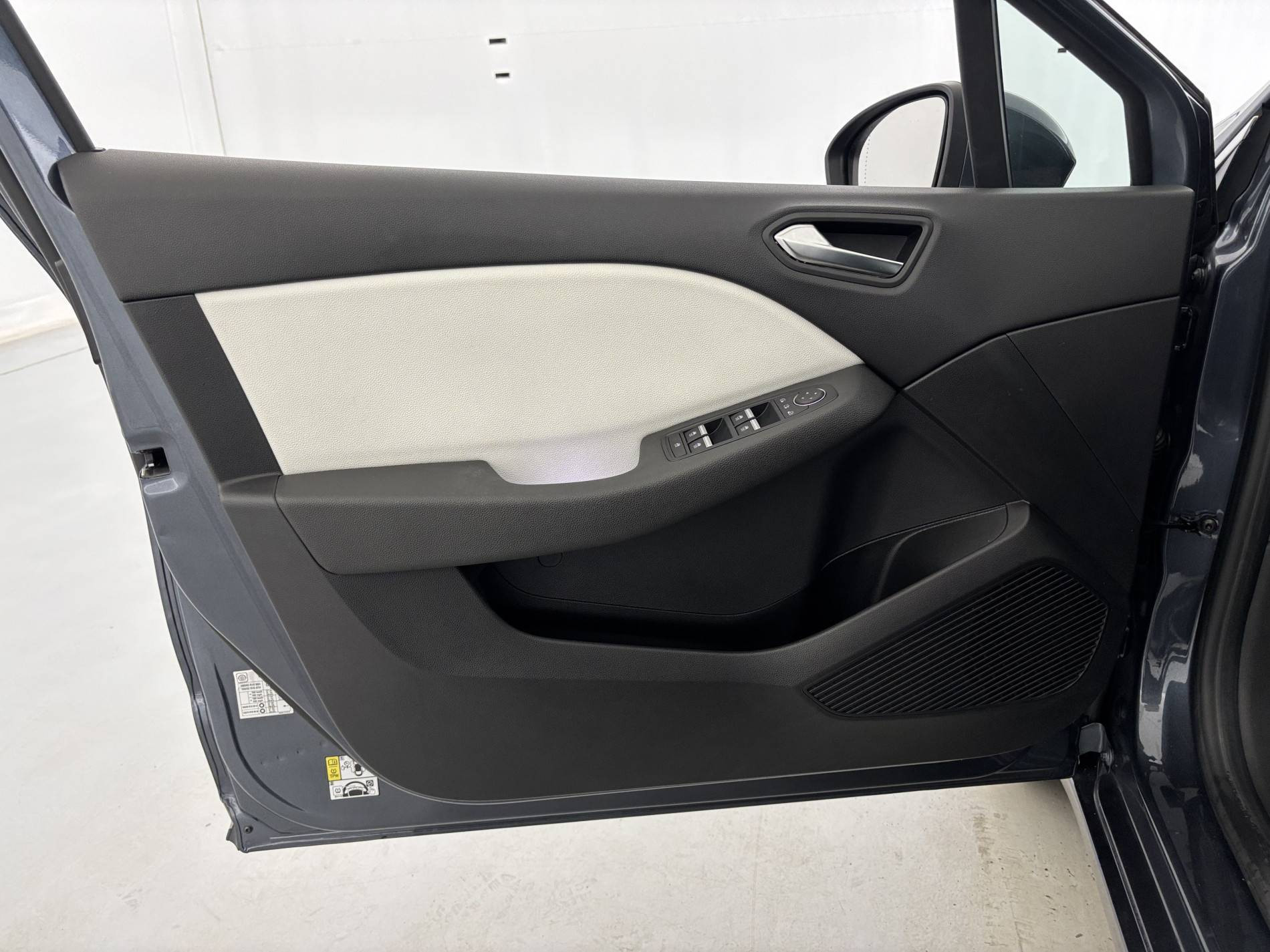 Vente en ligne Renault Clio 5 Clio TCe 90 - 21 au prix de 13 890 €